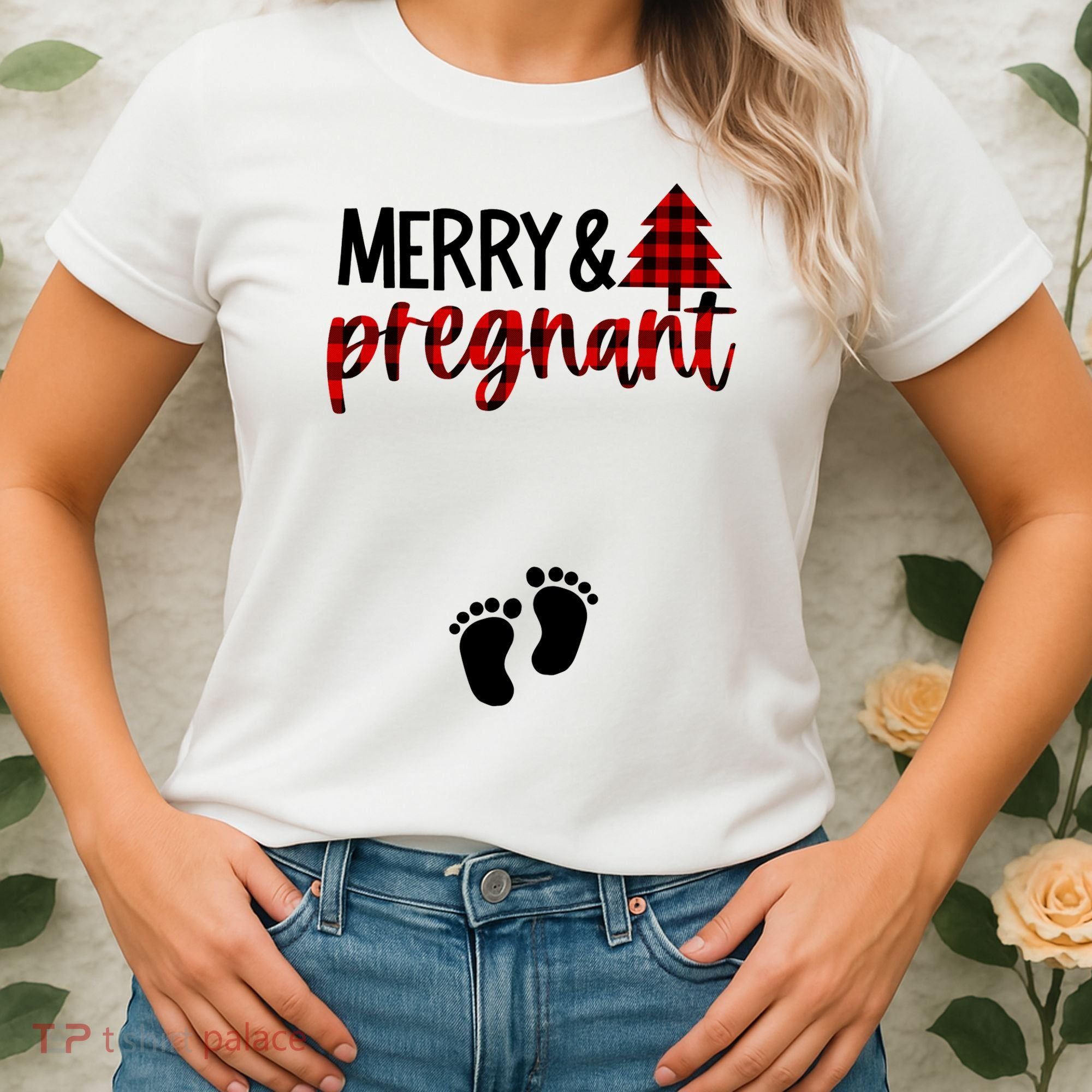 Merry And Bright Pregnant Christmas Pregnancy Announcement Women's T-Shirt
