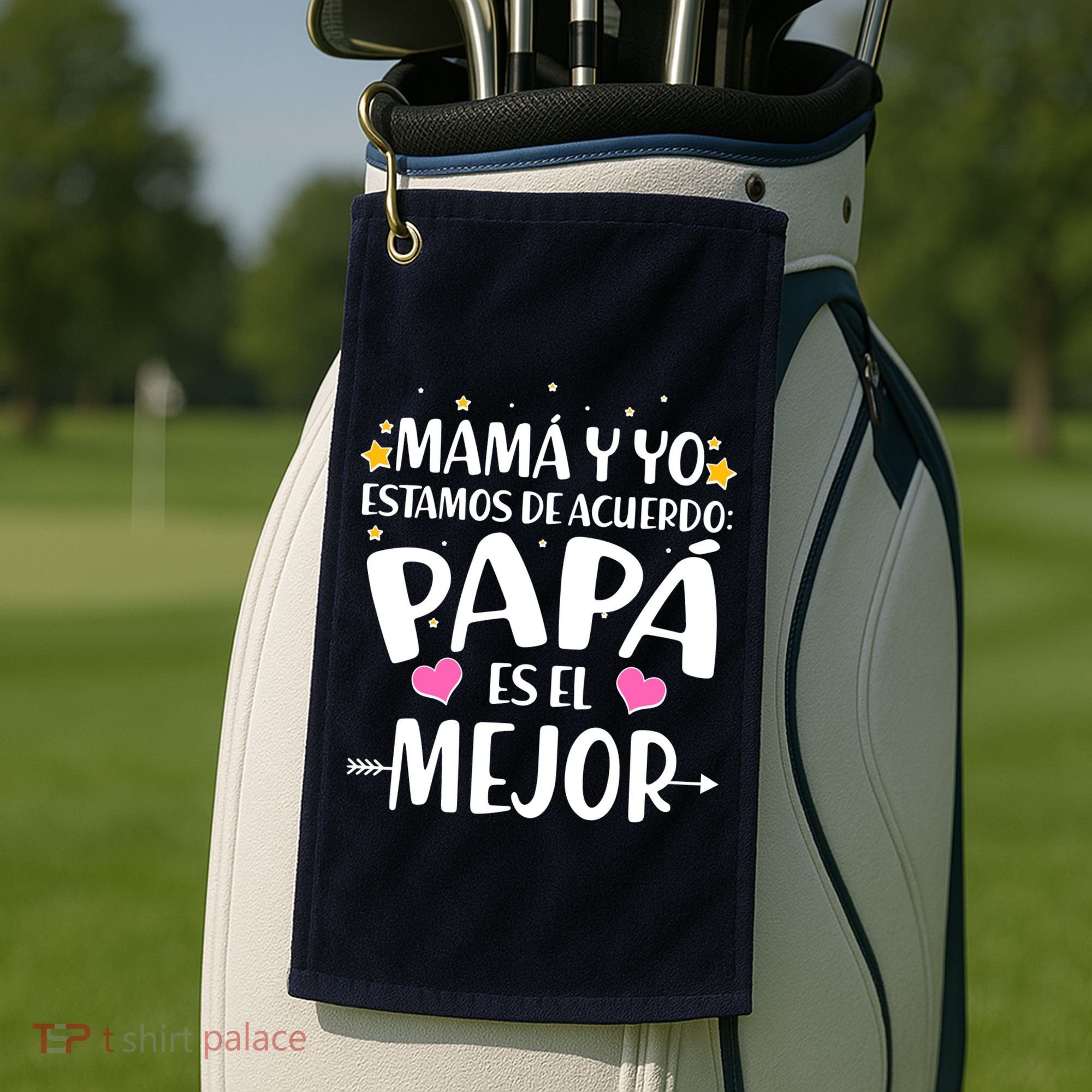 Mamá y Yo Estamos De Acuerdo Papá Es El Mejor Golf Towel