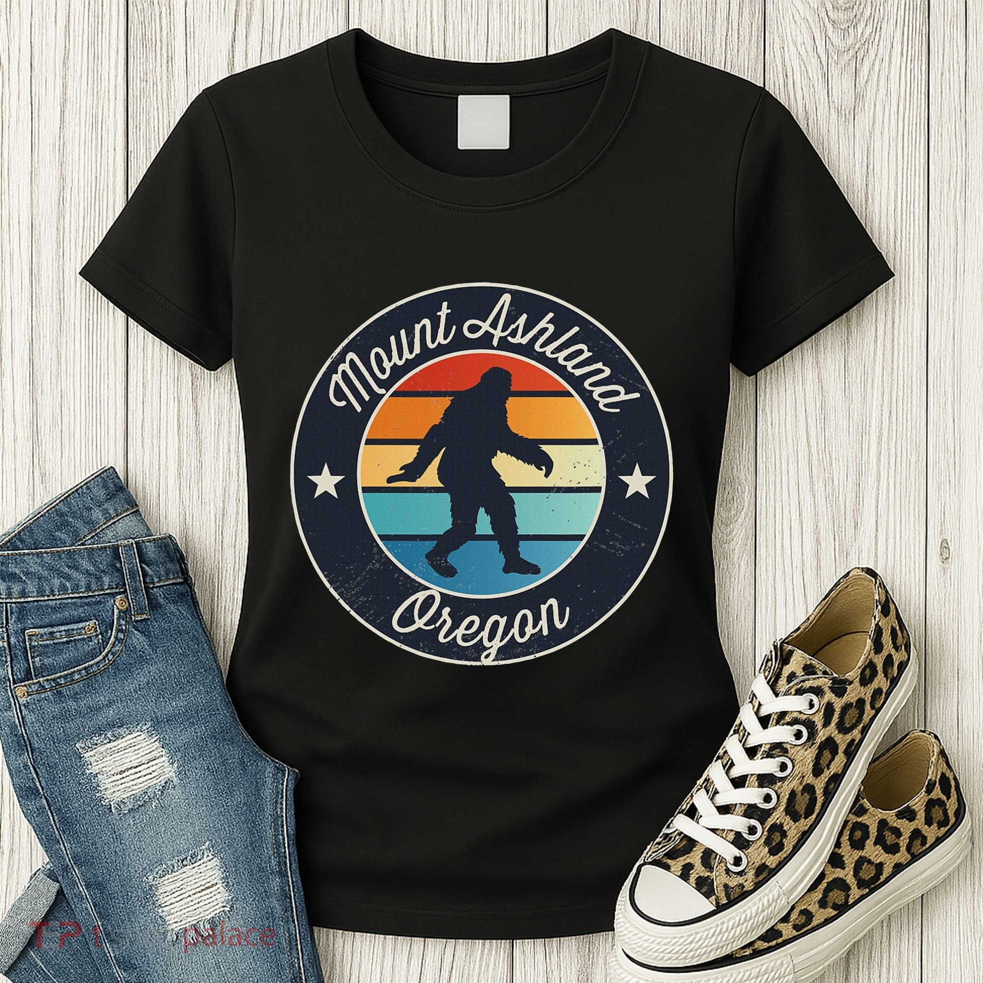 Mount Ashland Oregon Or Sasquatch Souvenir Graphic Women's T-Shirt