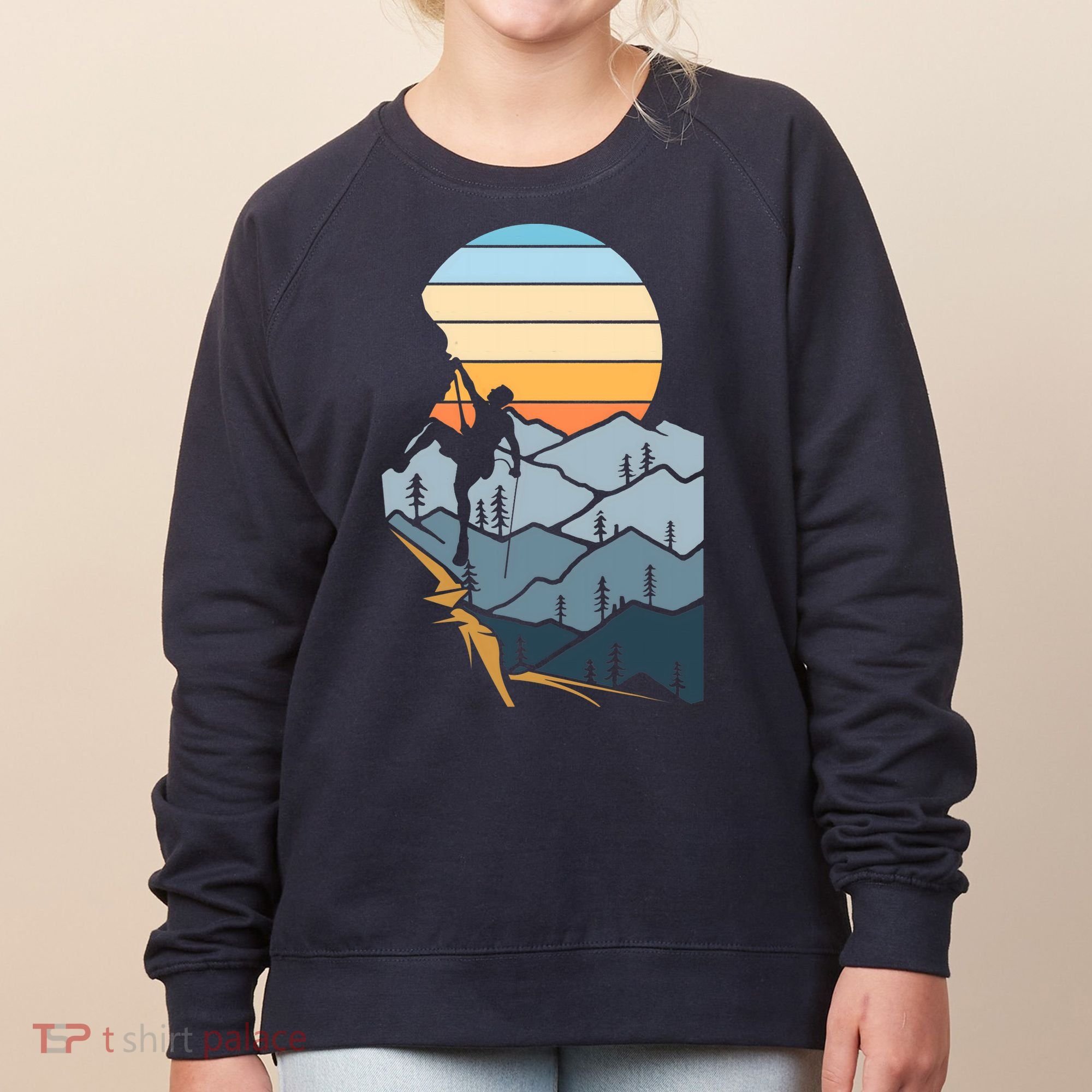Mountain Climber Boulder Sports Hobby Retro Rock Climbing Women's Sweatshirt