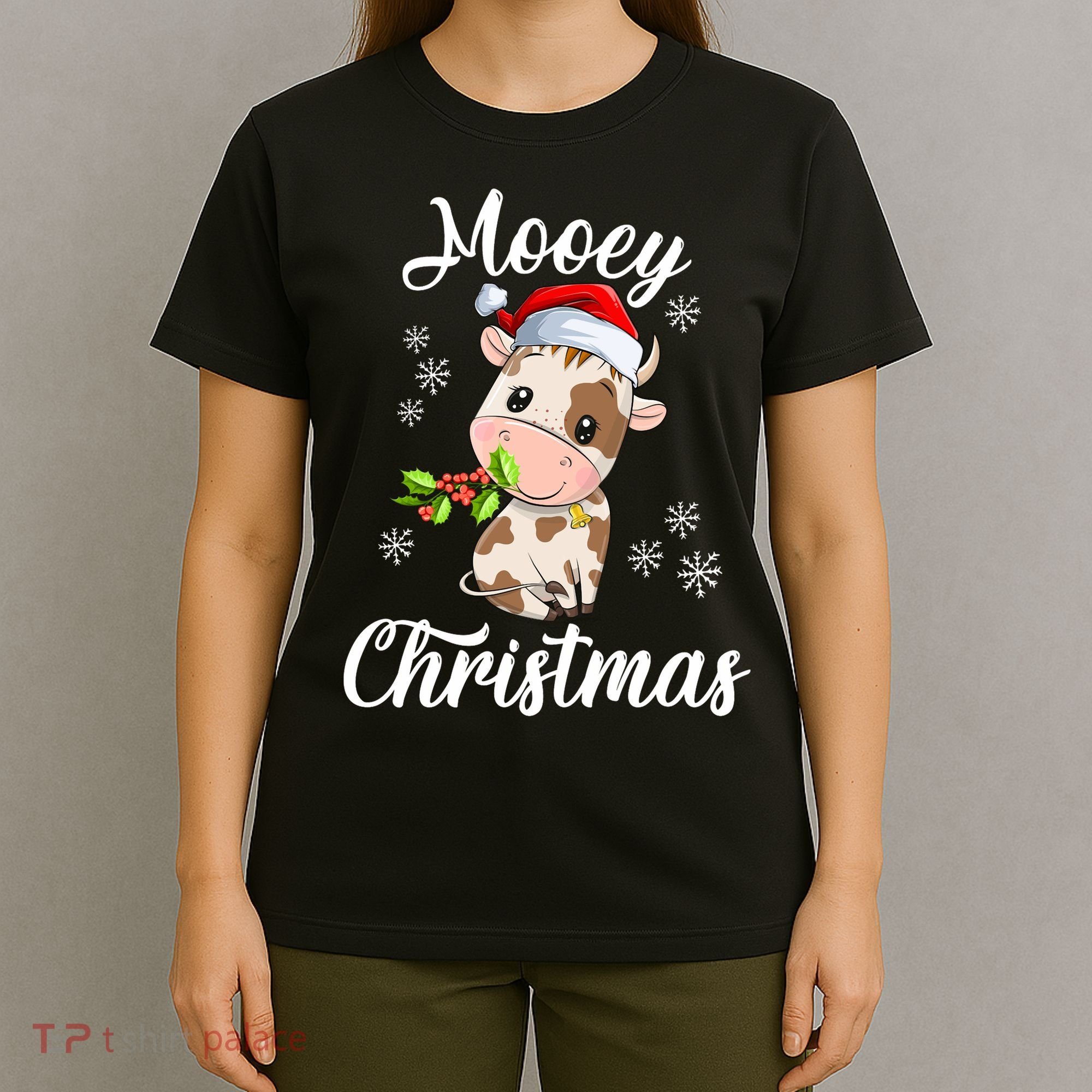 Mooey Christmas Cow Christmas Cute Cow Santa Hat Farmer T-Shirt
