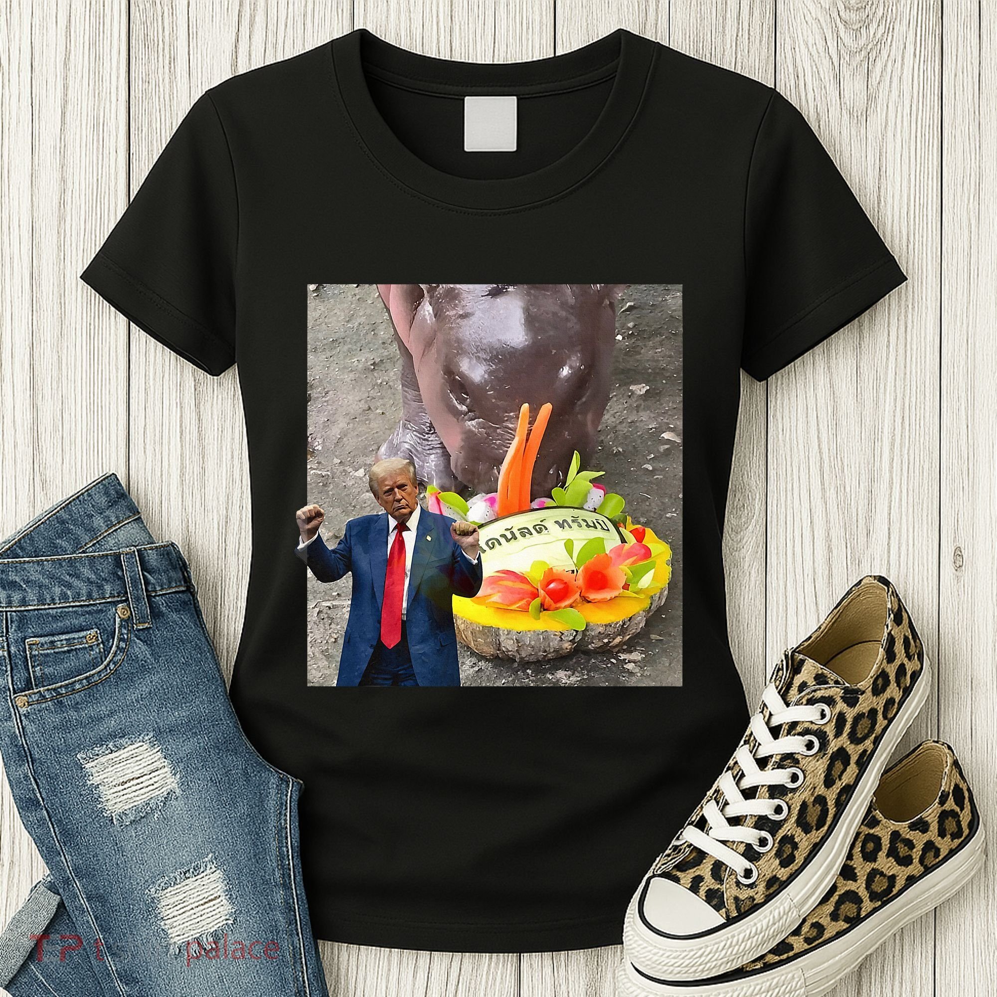 Moo Deng Endorsed Trump Hippo Predicting TrumpS Victory Women's T-Shirt
