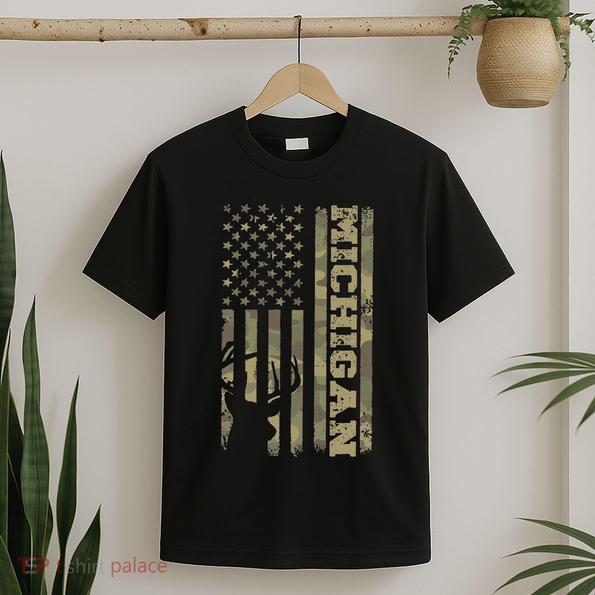 Michigan Deer Hunter Vintage Deer Hunting Camo Usa Flag T-Shirt