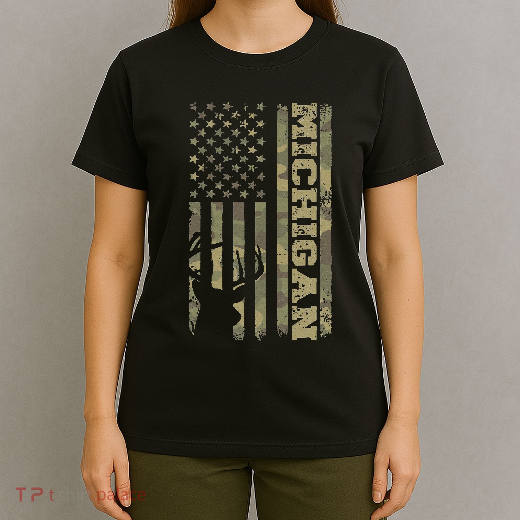Michigan Deer Hunter Vintage Deer Hunting Camo Usa Flag T-Shirt