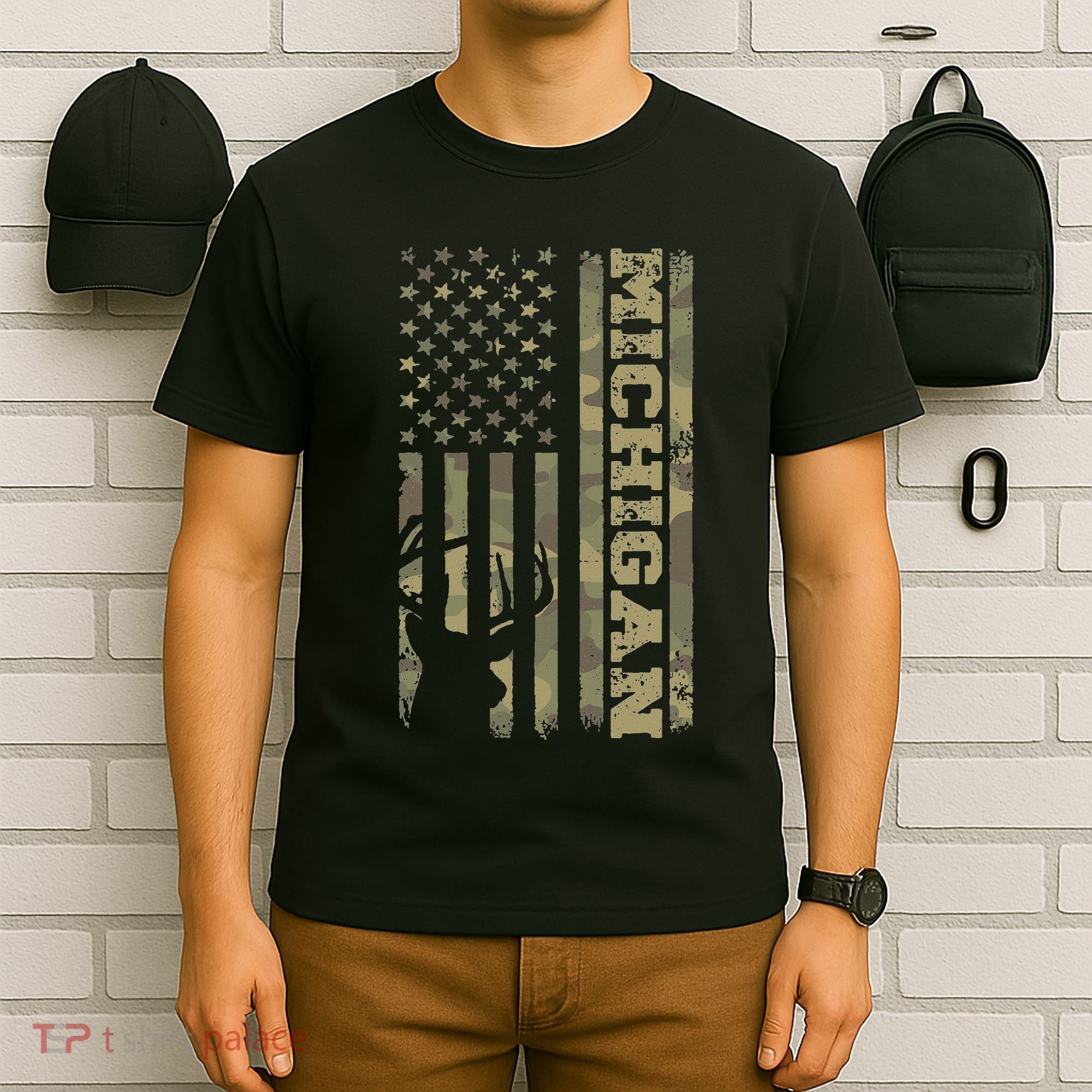 Michigan Deer Hunter Vintage Deer Hunting Camo Usa Flag T-Shirt