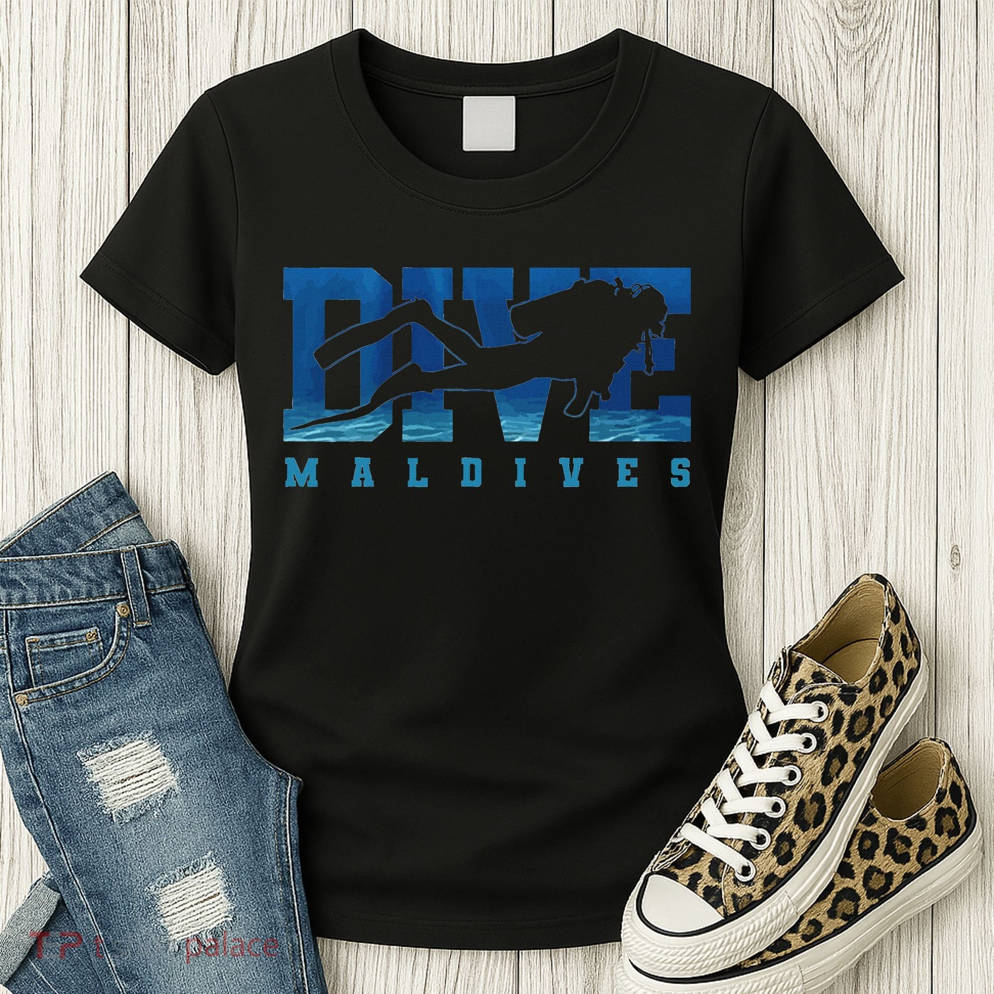 Maldives Diver Souvenir Gift Women's T-Shirt