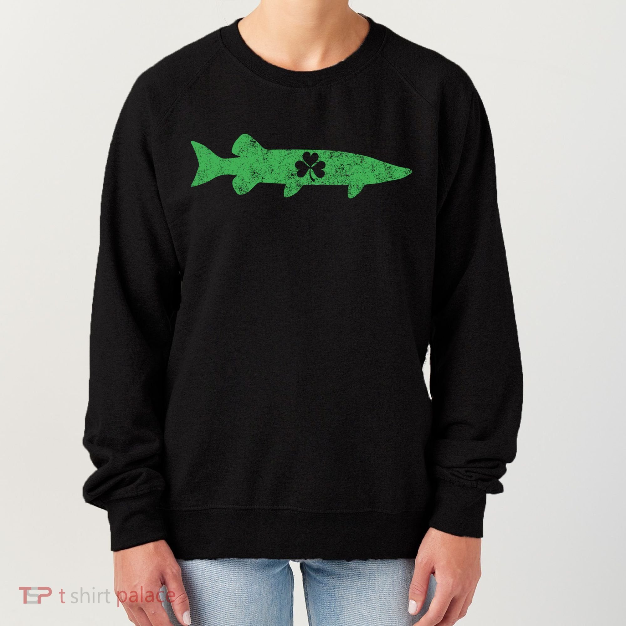 Musky Fishing Gift St Patrick's Day Irish Fisher Great Gift Women's Sweatshirt