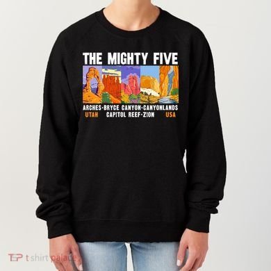 Mighty Five Utah National Parks Distressed Vintage Great Gift Women's Sweatshirt