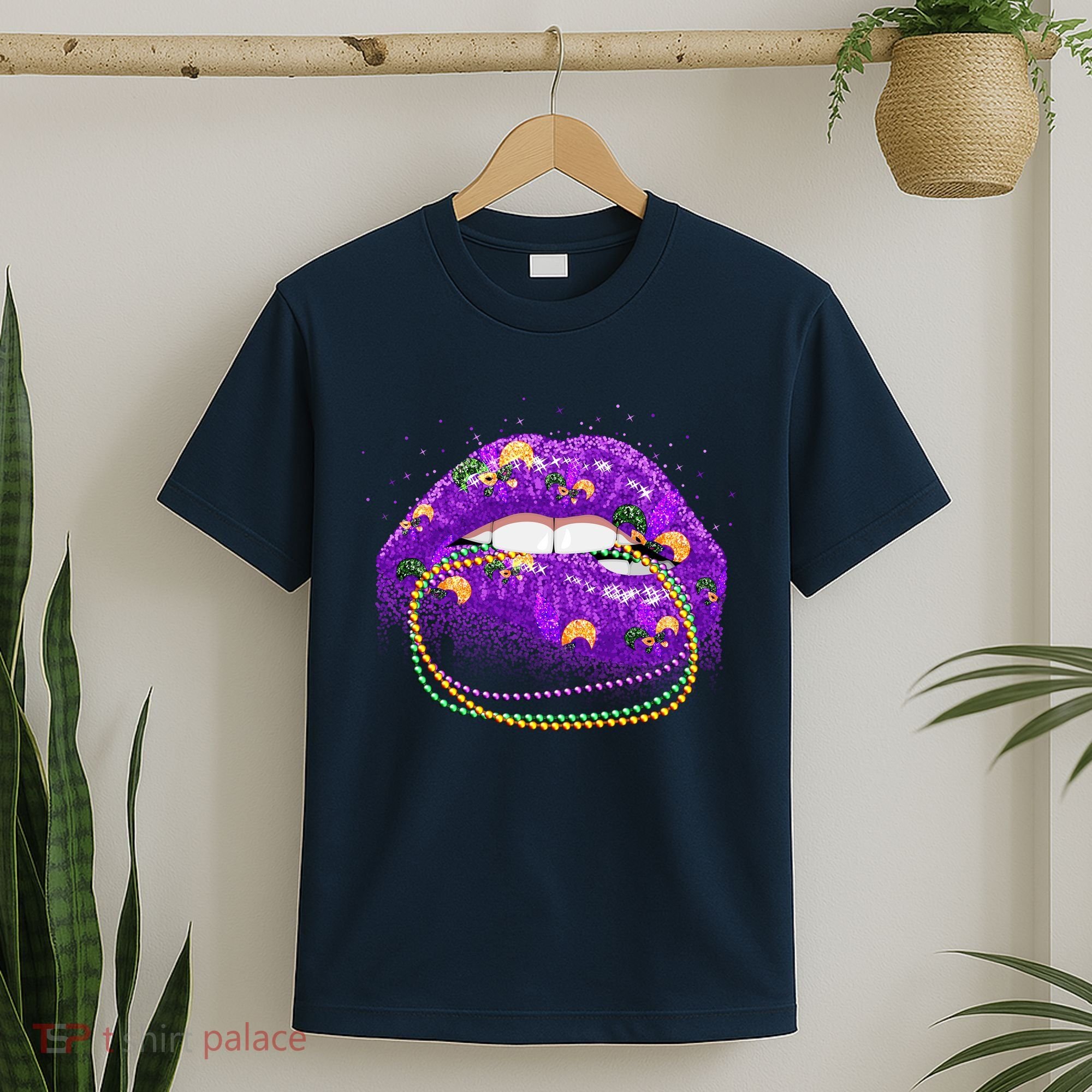 Mardi Gras Glitter Lips And Beads T-Shirt