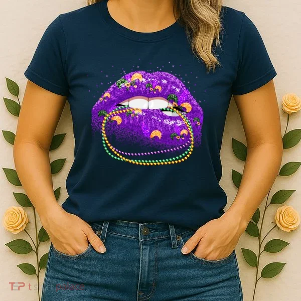 Mardi Gras Glitter Lips And Beads Women's T-Shirt