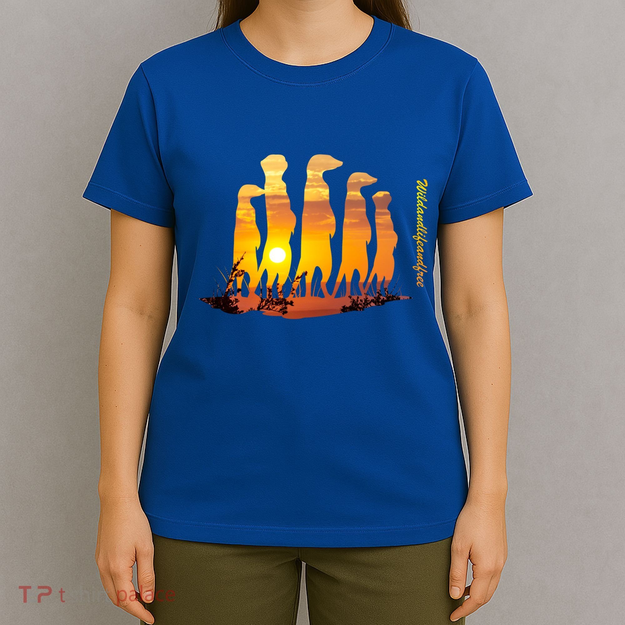 Meerkat Group With Sunset Wildlife Meerkat Cute Gift T-Shirt