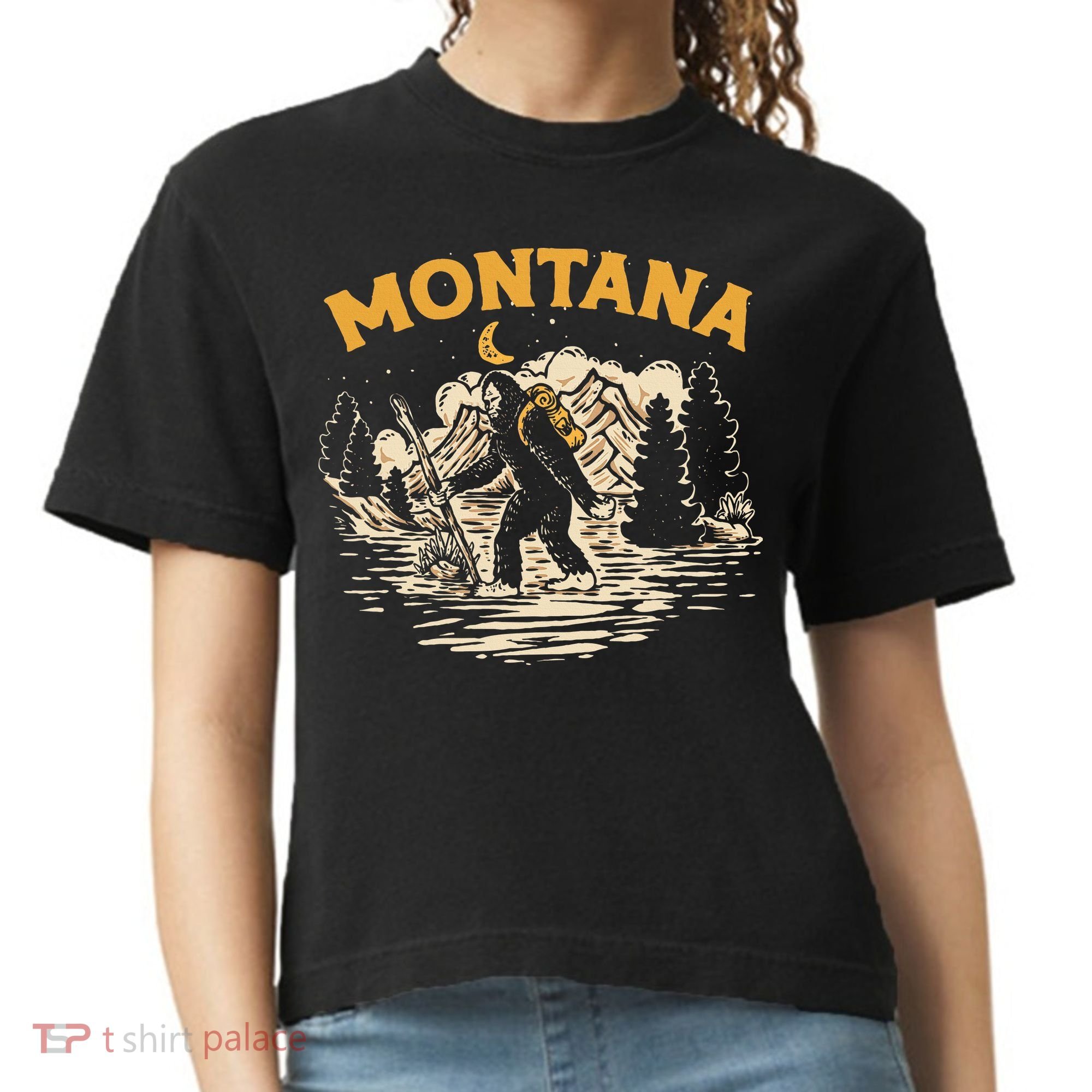 Montana Hiking Bigfoot Nighttime Stroll Mountains & Stars Comfort Colors Boxy T-Shirt