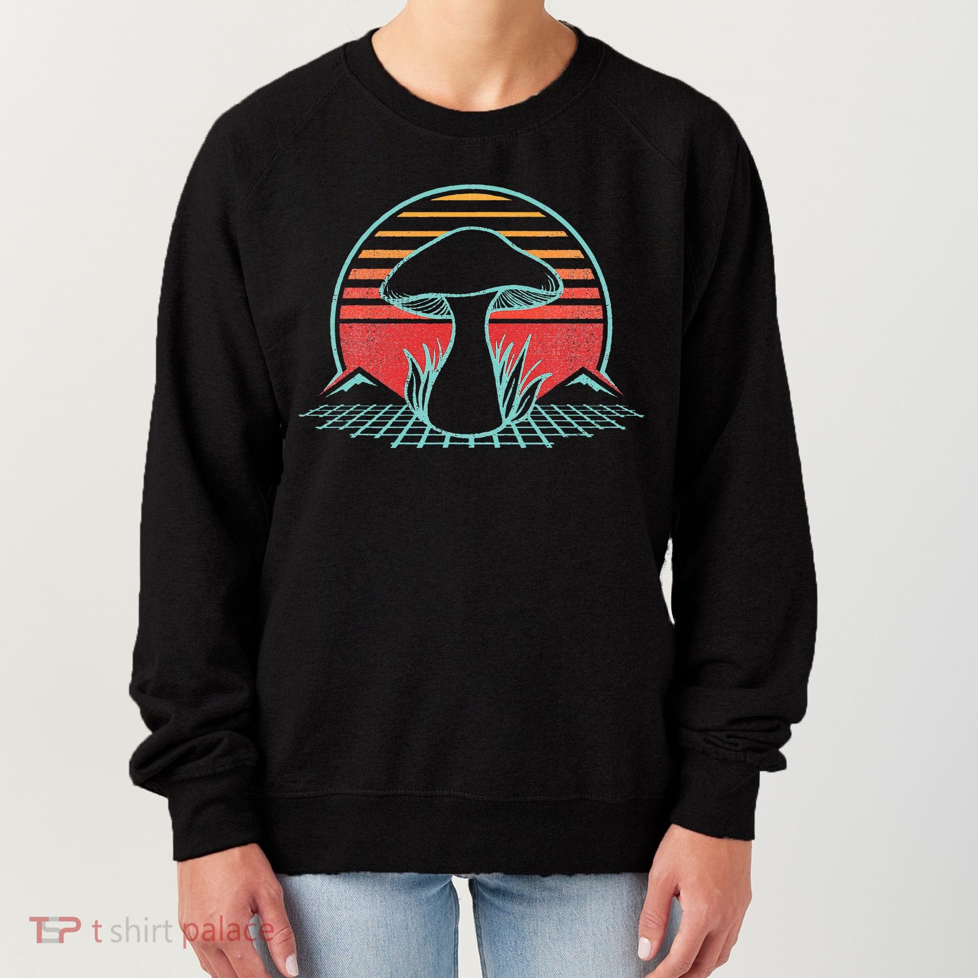 Mushroom Hunter Retro 80s Style Fungi Mycology Lover Gift Women's Sweatshirt