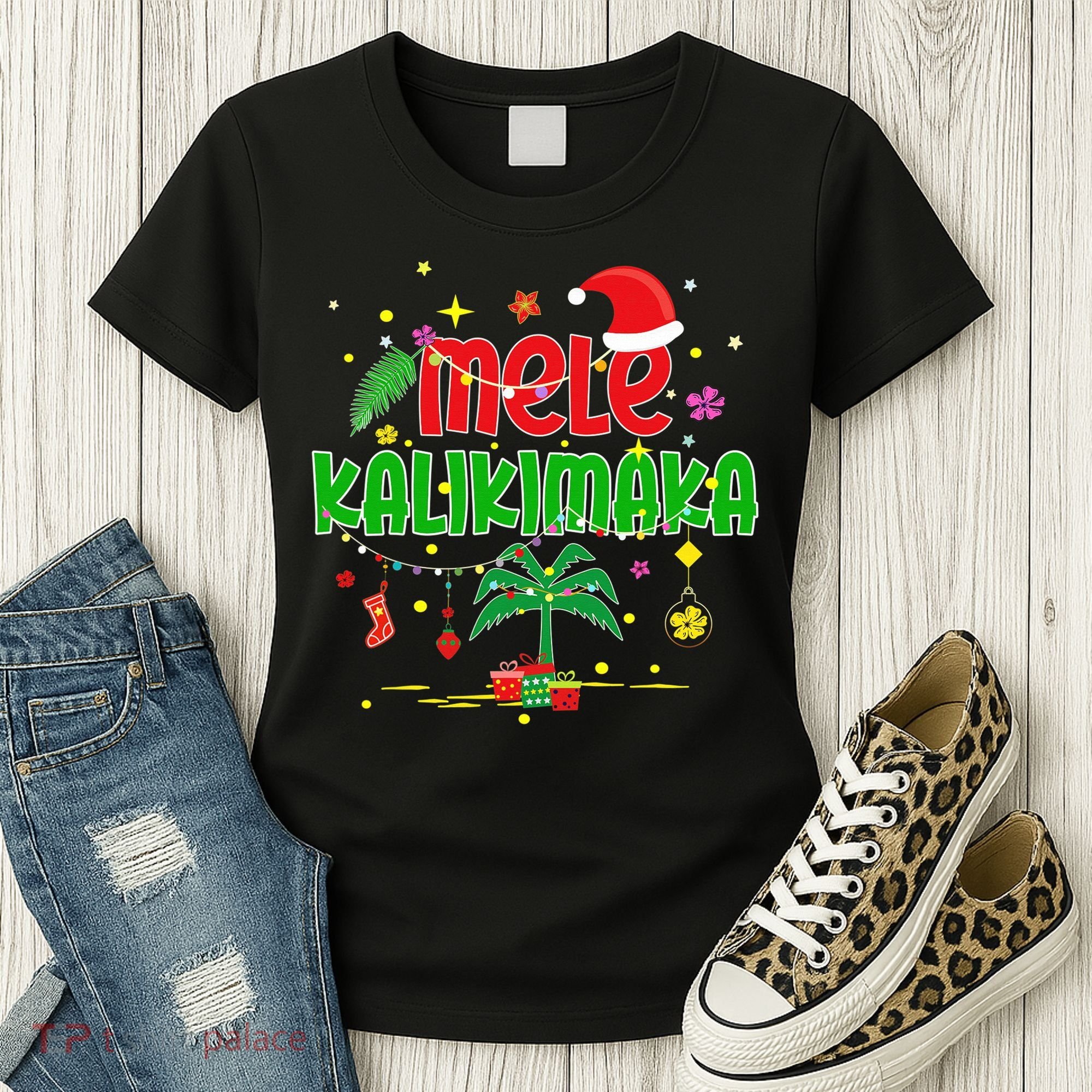 Mele Kalikimaka Hawaiian Christmas Palm Tree Lights Xmas  Women's T-Shirt