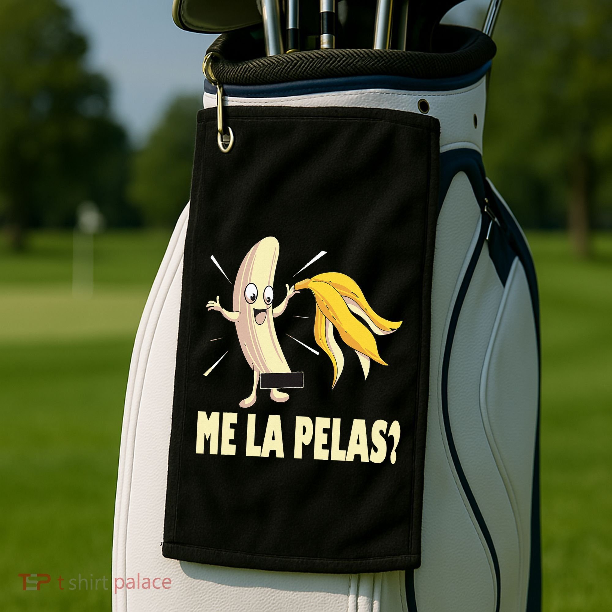 Me La Pelas Funny Quotes In Spanish Sayings Banana Joke Golf Towel