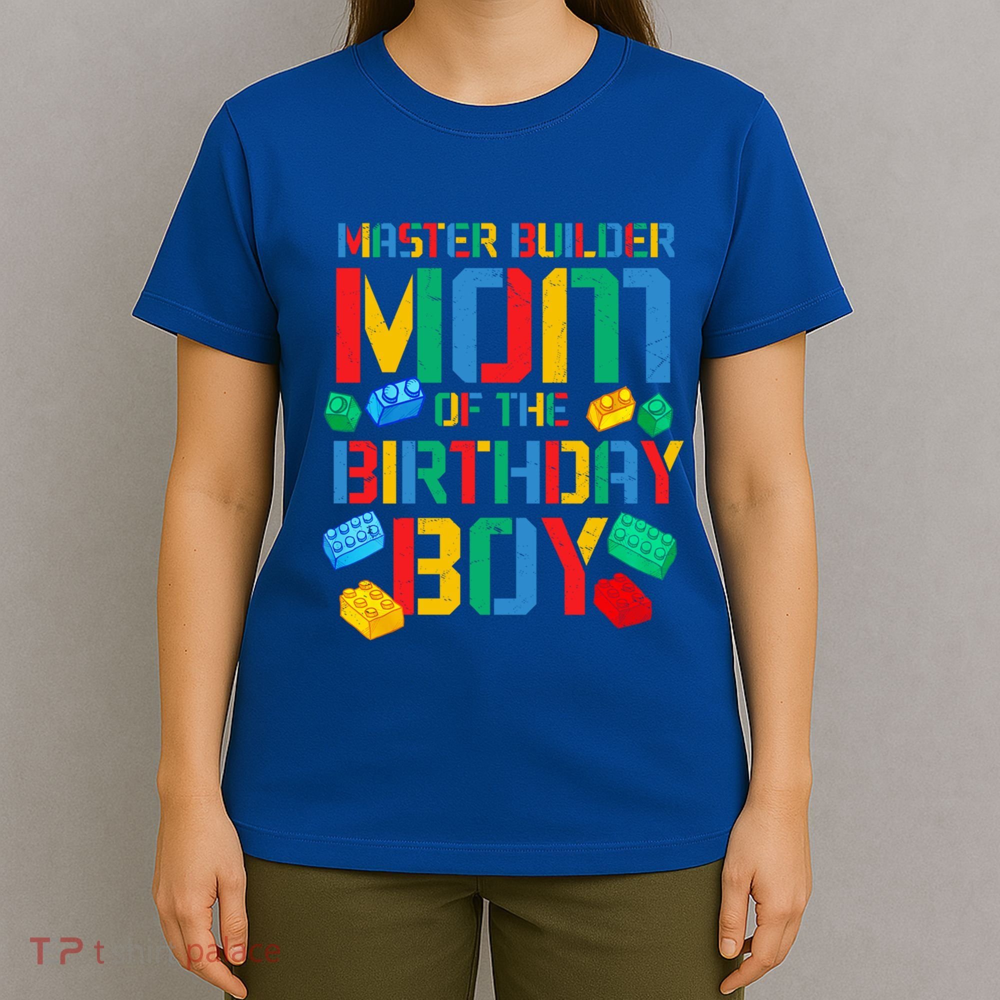 Mom Master Builder Building Bricks Blocks Family Parents Great Gift T-Shirt