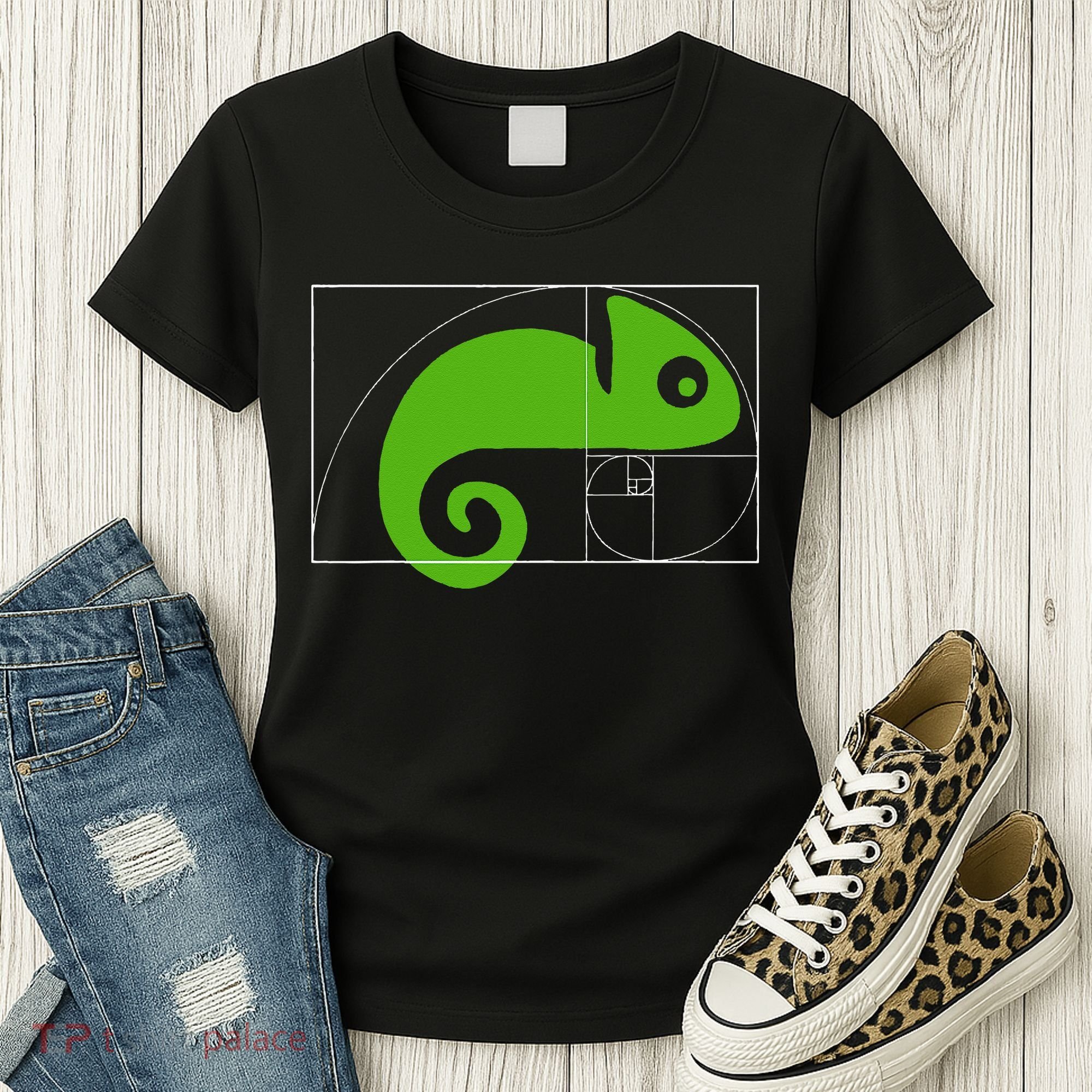 Math Mathematics Fibonacci Sequence Chameleon Golden Ratio Women's T-Shirt