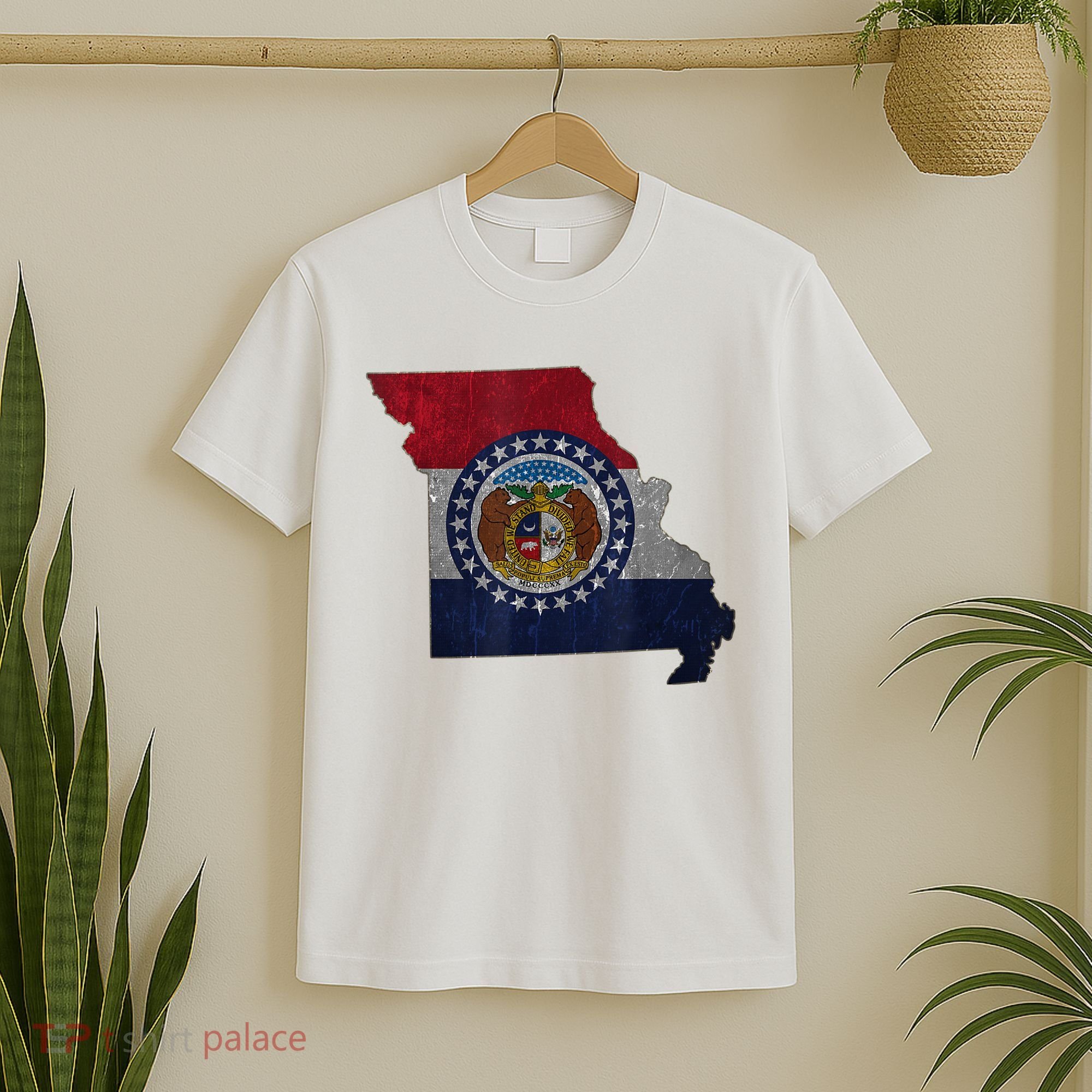 Missouri Map Flag State Distressed T-Shirt