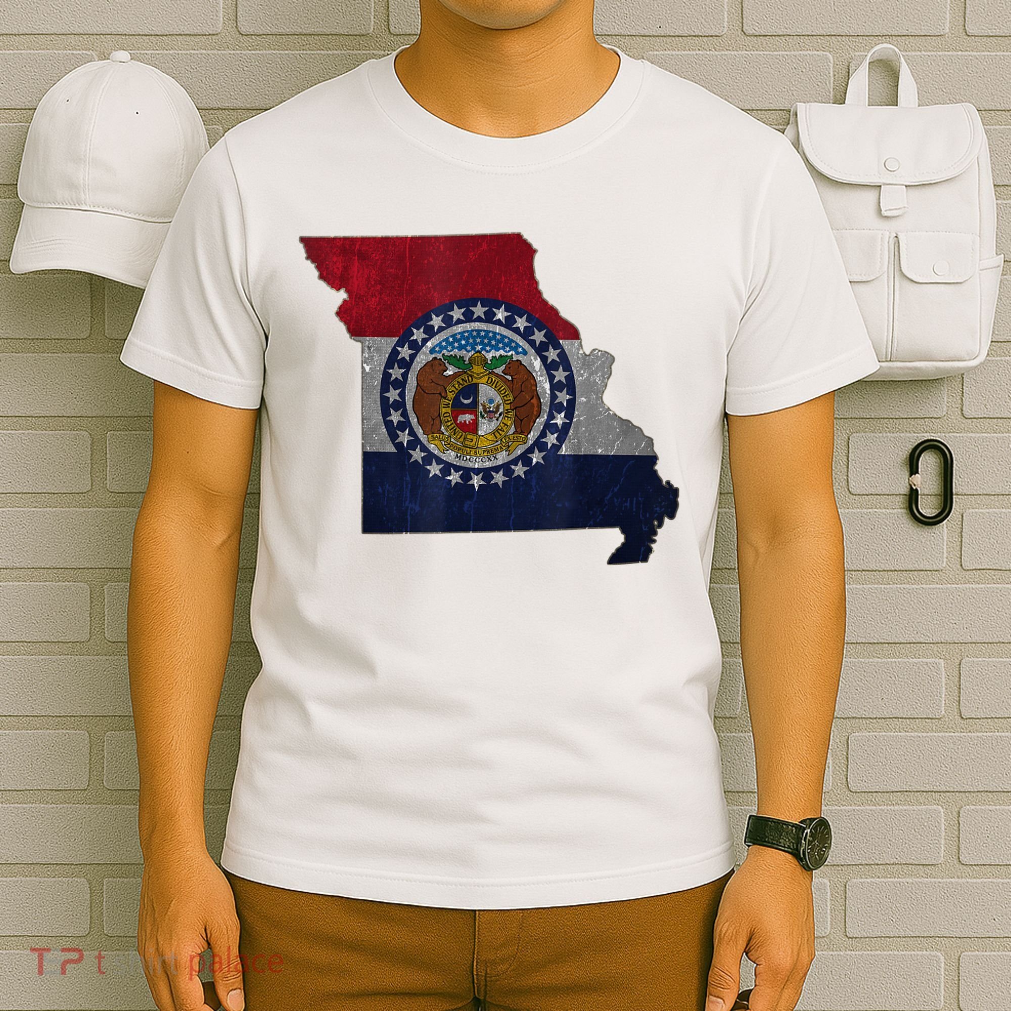 Missouri Map Flag State Distressed T-Shirt