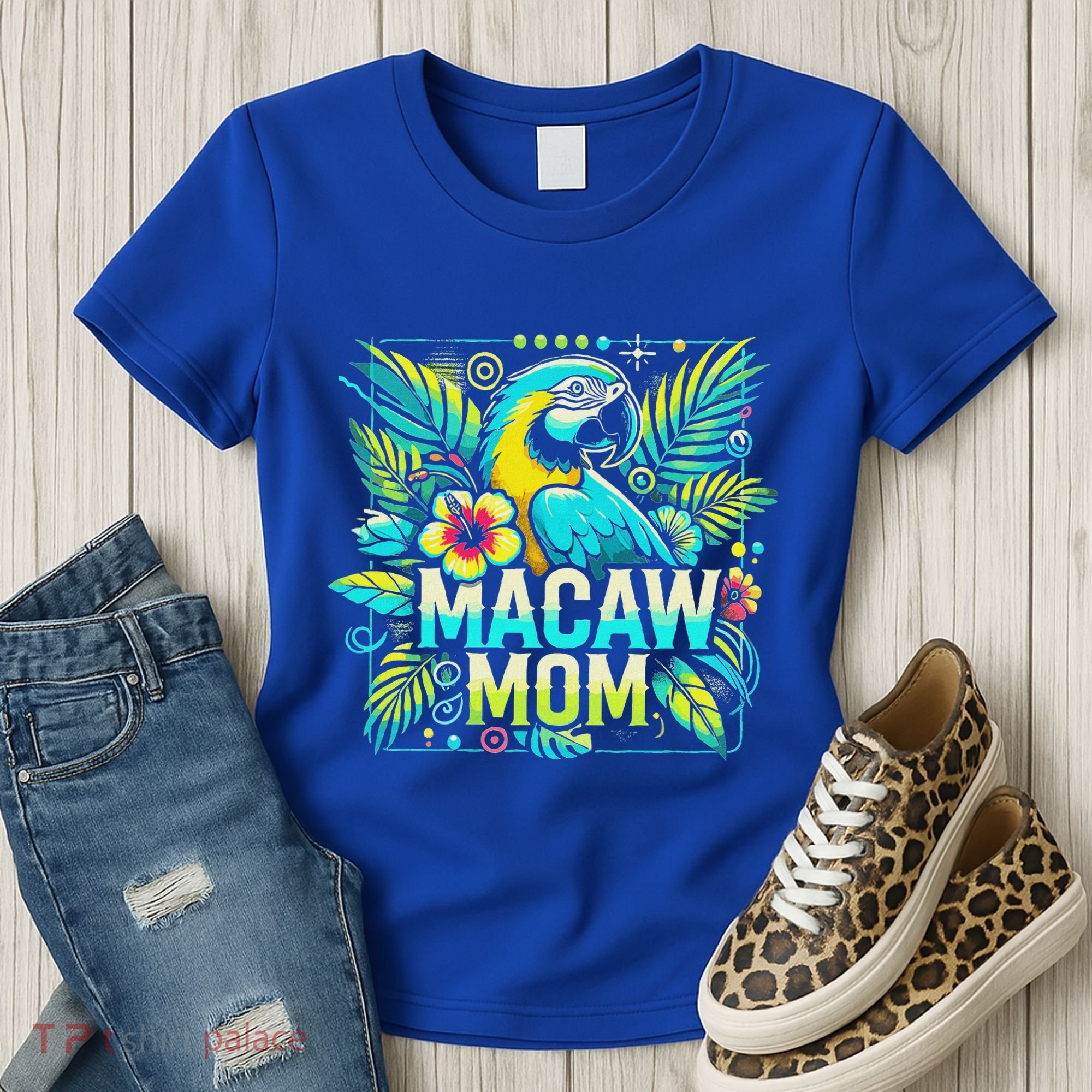 Macaw Mom Women's T-Shirt