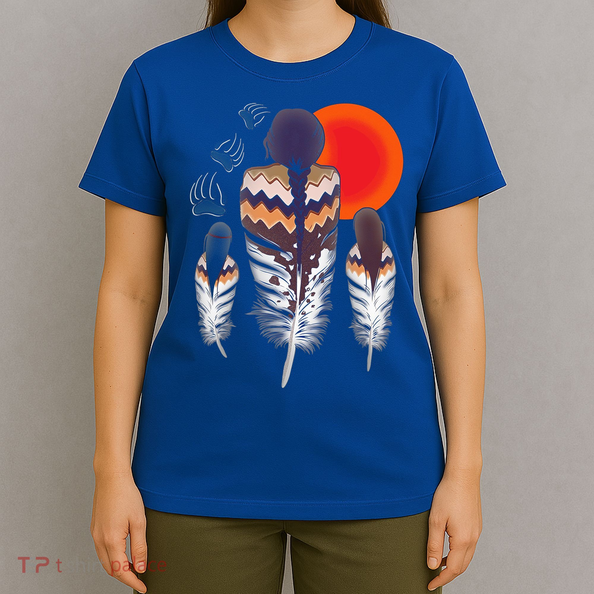 Mama Native American Women Bear Feathers Paws T-Shirt