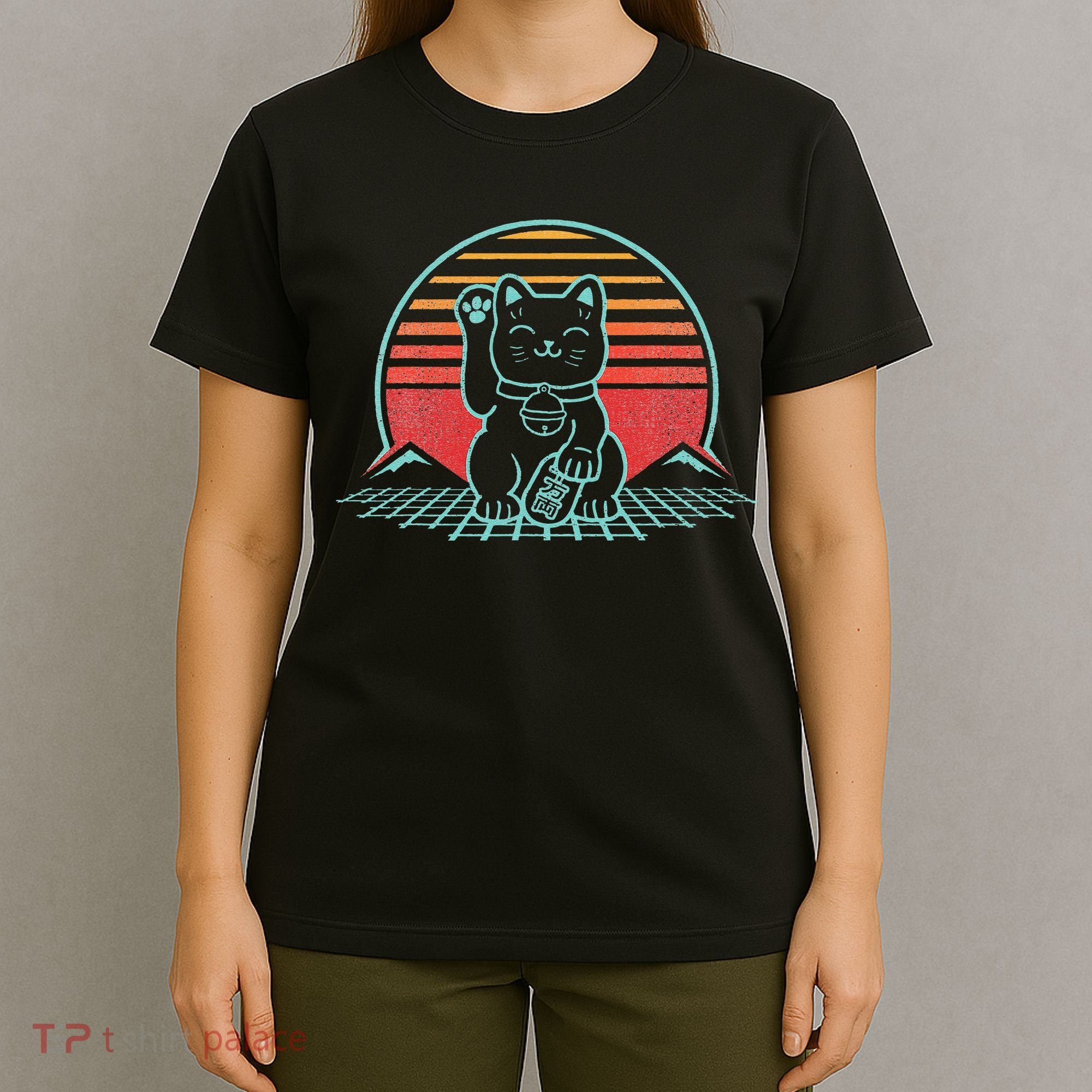 Maneki Neko Japanese Lucky Cat Retro Aesthetic Kawaii  T-Shirt