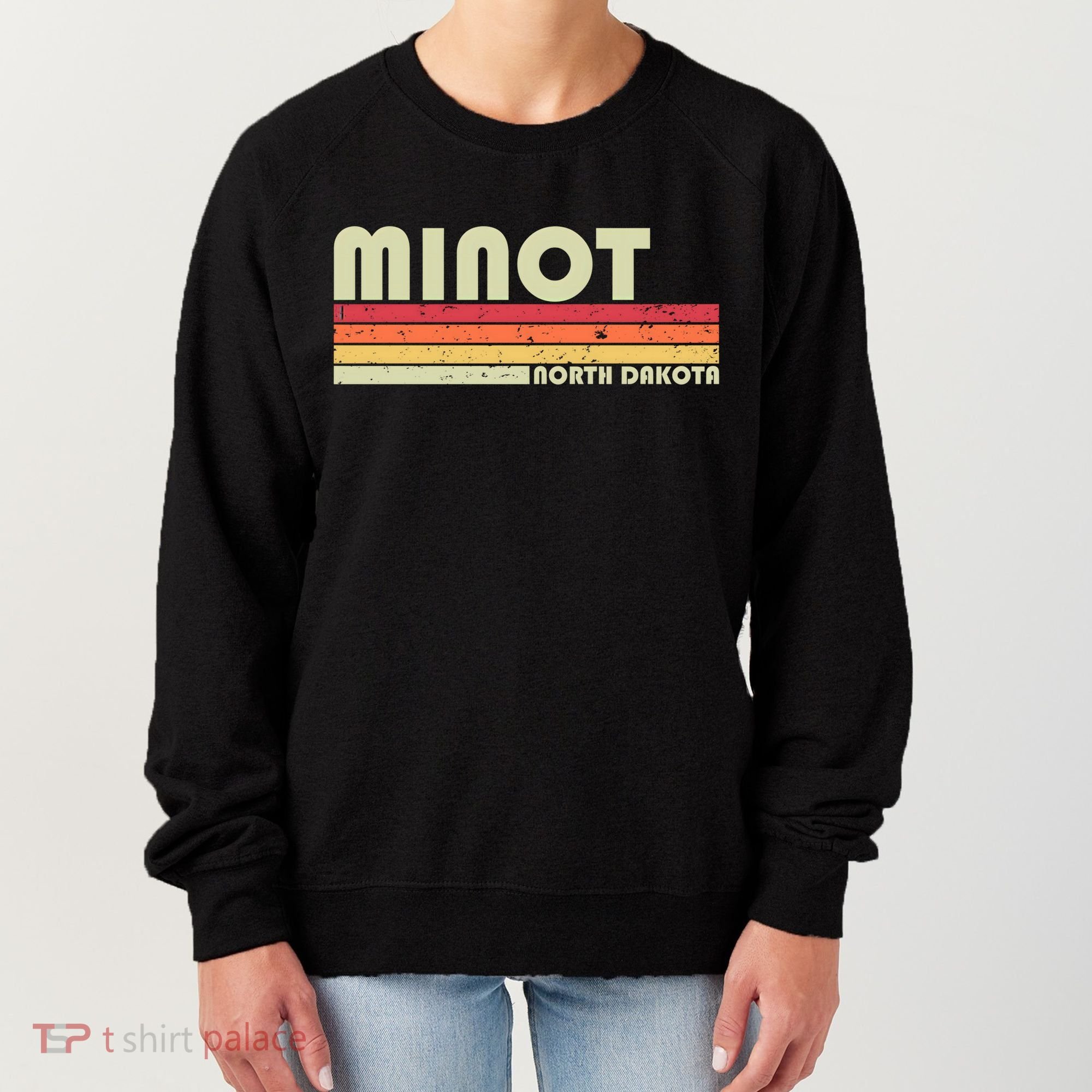 Minot Nd North Dakota Funny City Home Roots Gift Retro 80s Cute Gift Women's Sweatshirt