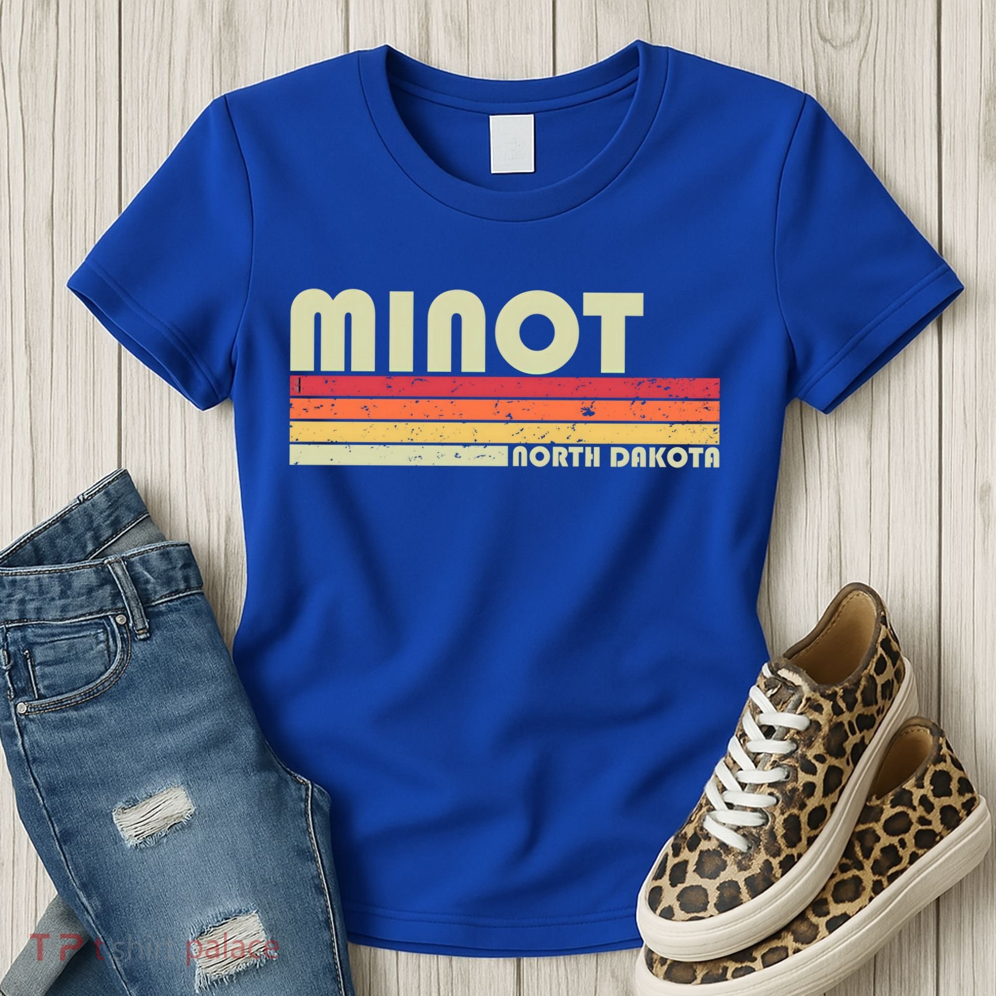 Minot Nd North Dakota Funny City Home Roots Gift Retro 80s Cute Gift Women's T-Shirt