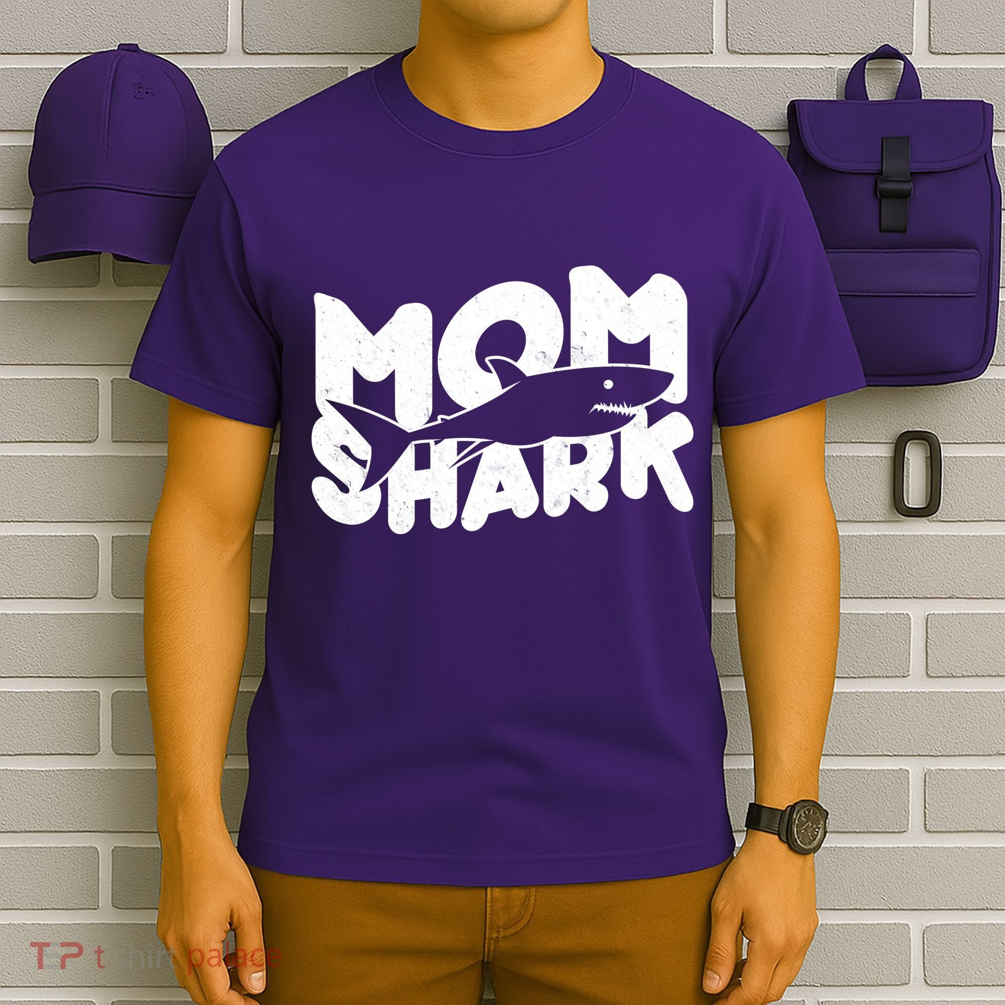 Mom Shark Funny Cute T-Shirt
