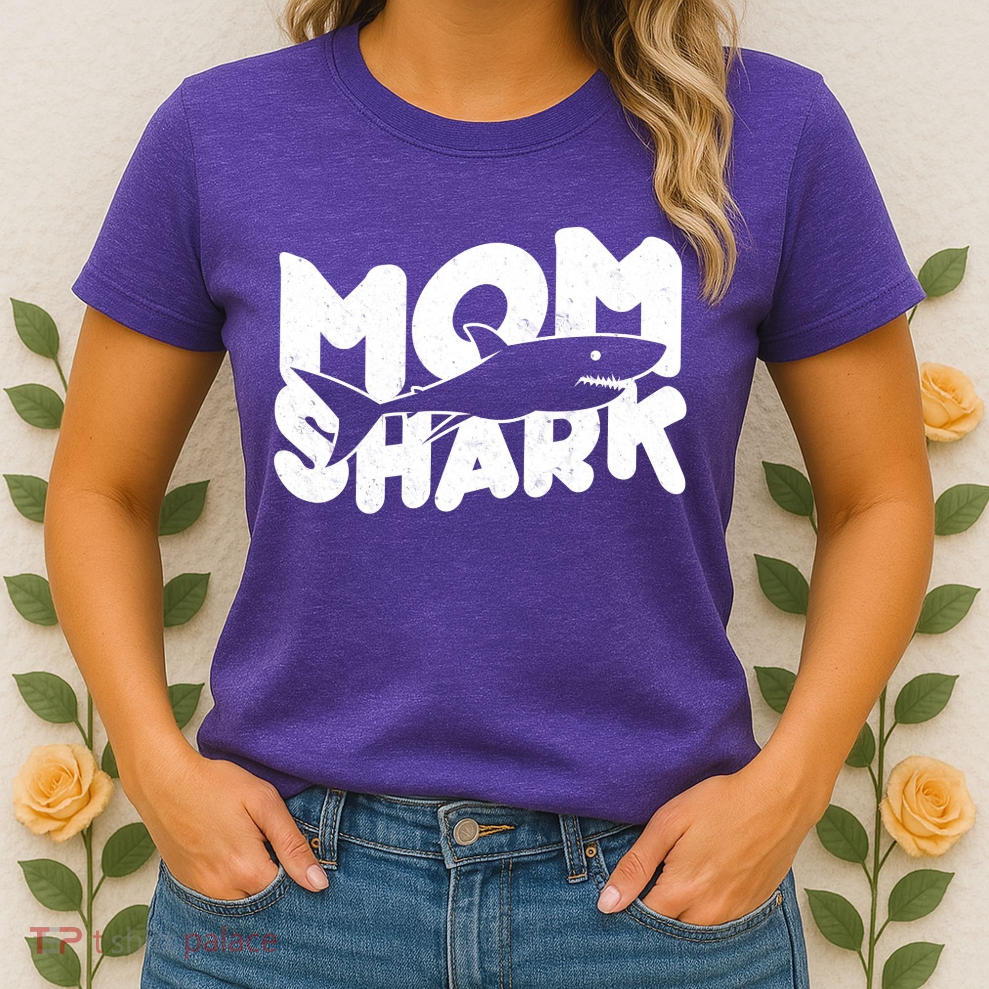 Mom Shark Funny Cute Women's T-Shirt