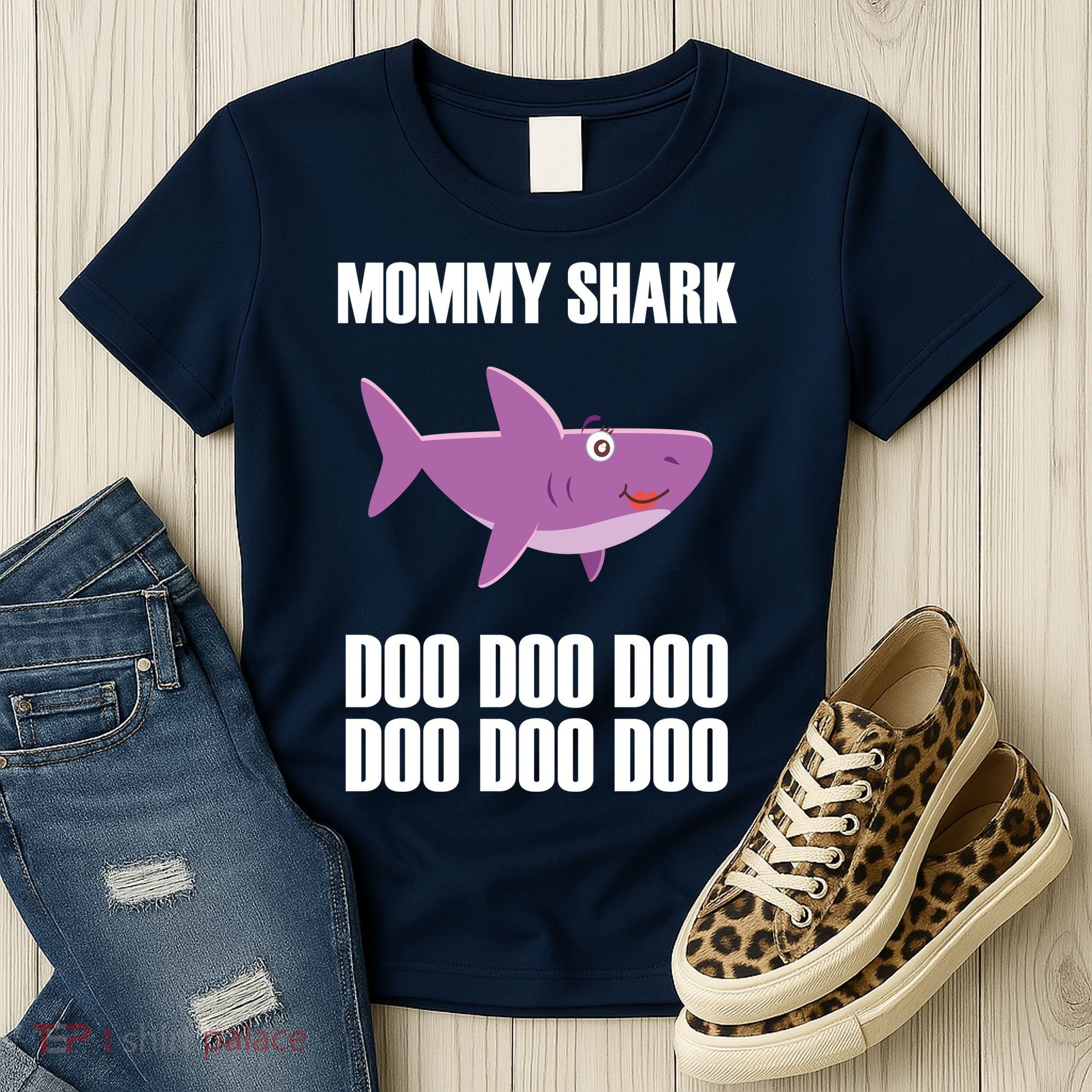 Mommy Shark Doo Women's T-Shirt