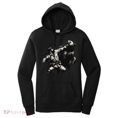 Man Punching Bear Funny Retro Vintage Hunting Women's Hoodie