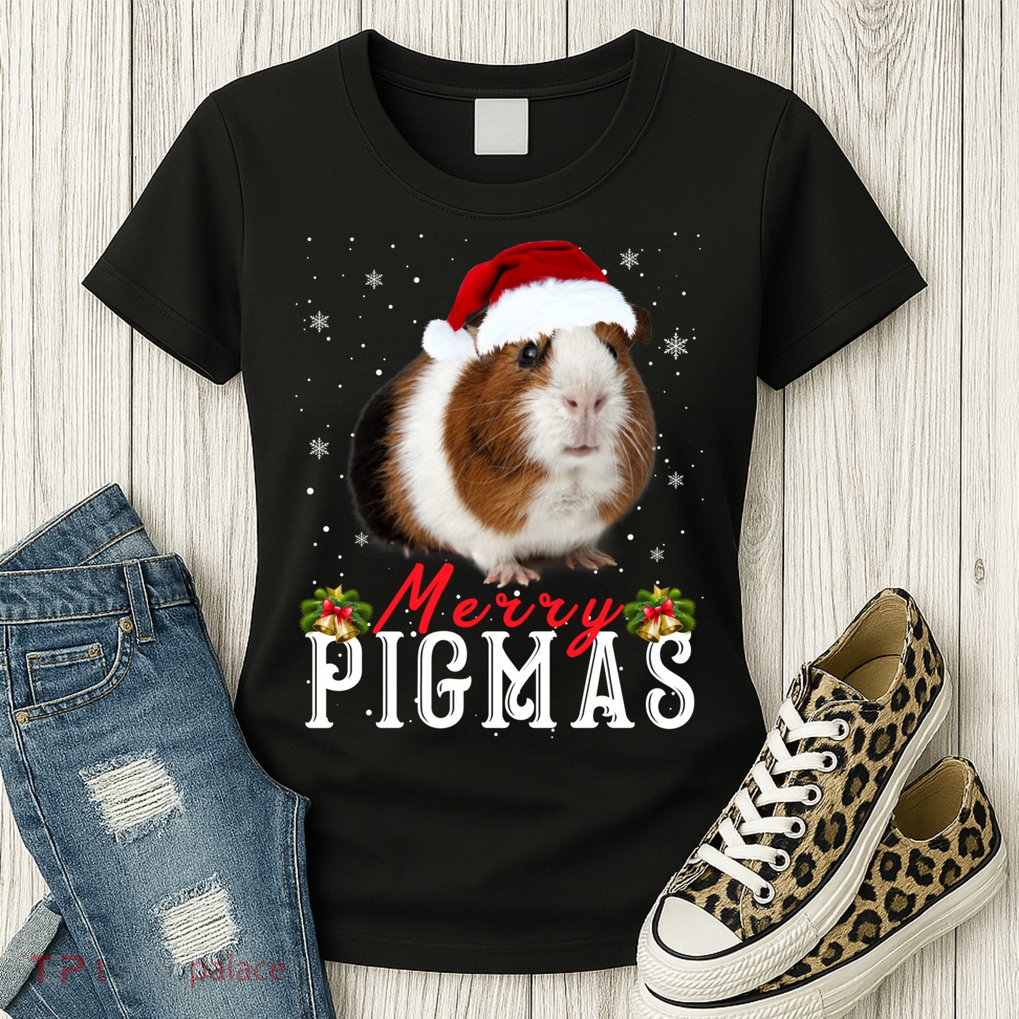 Merry Pigmas Face Mask Funny Guinea Pig Christmas Santa Xmas Women's T-Shirt