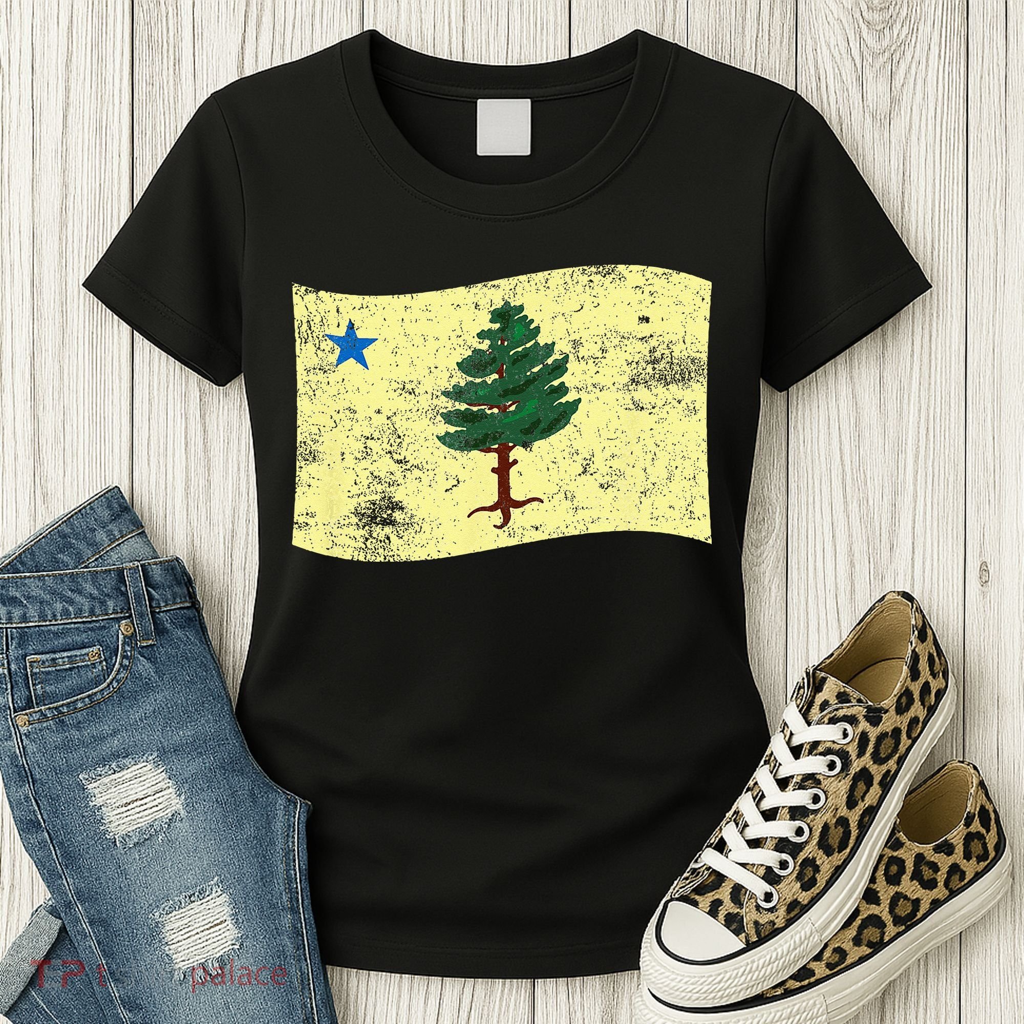 Maine Pine Tree Flag 1901 – First State Flag Women's T-Shirt