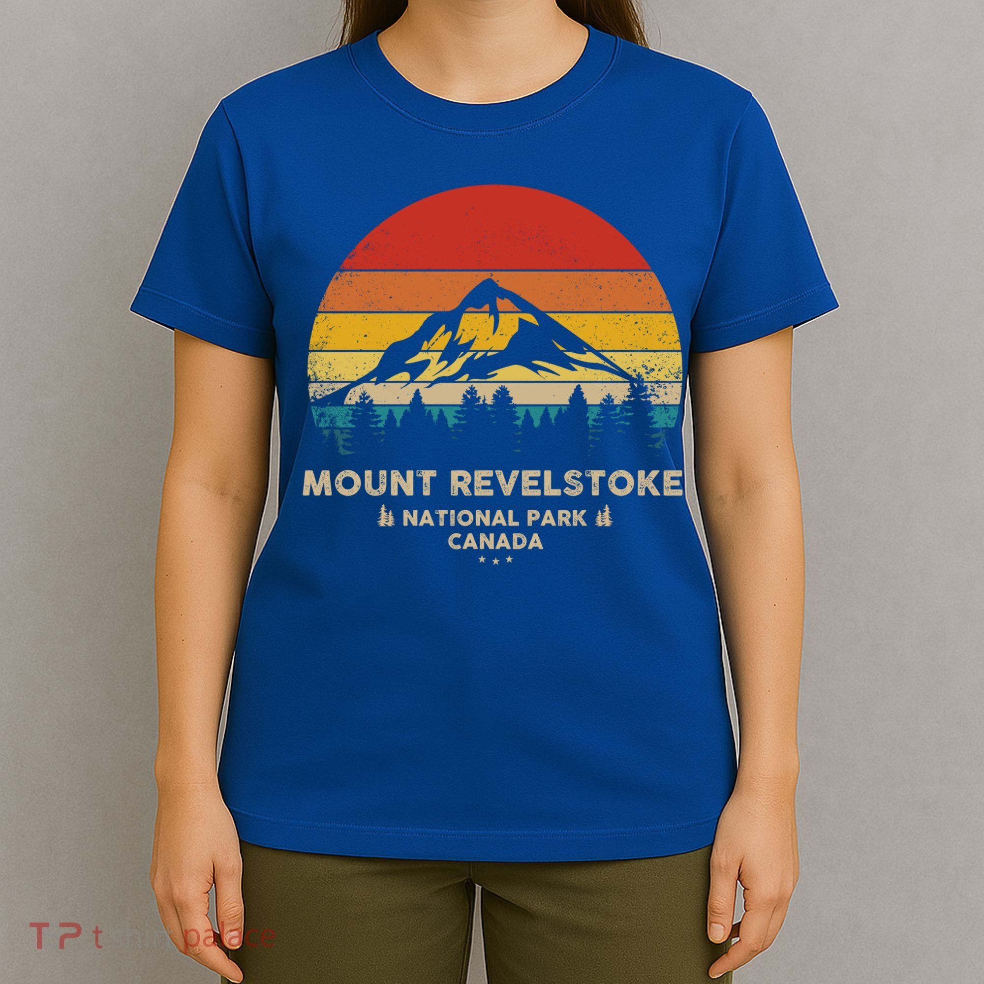 Mount Revelstoke Gift Canadian National Park Retro Souvenir Funny Gift T-Shirt