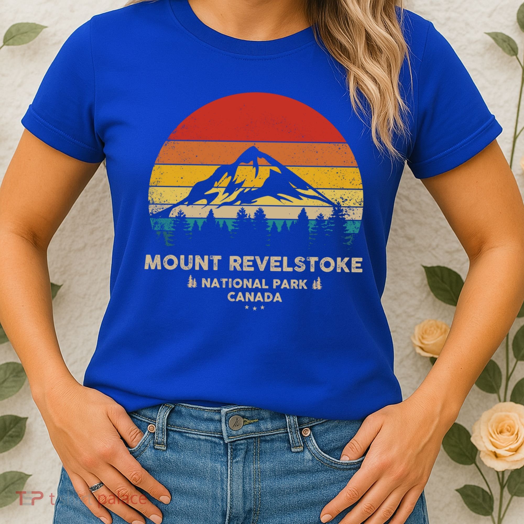 Mount Revelstoke Gift Canadian National Park Retro Souvenir Funny Gift Women's T-Shirt