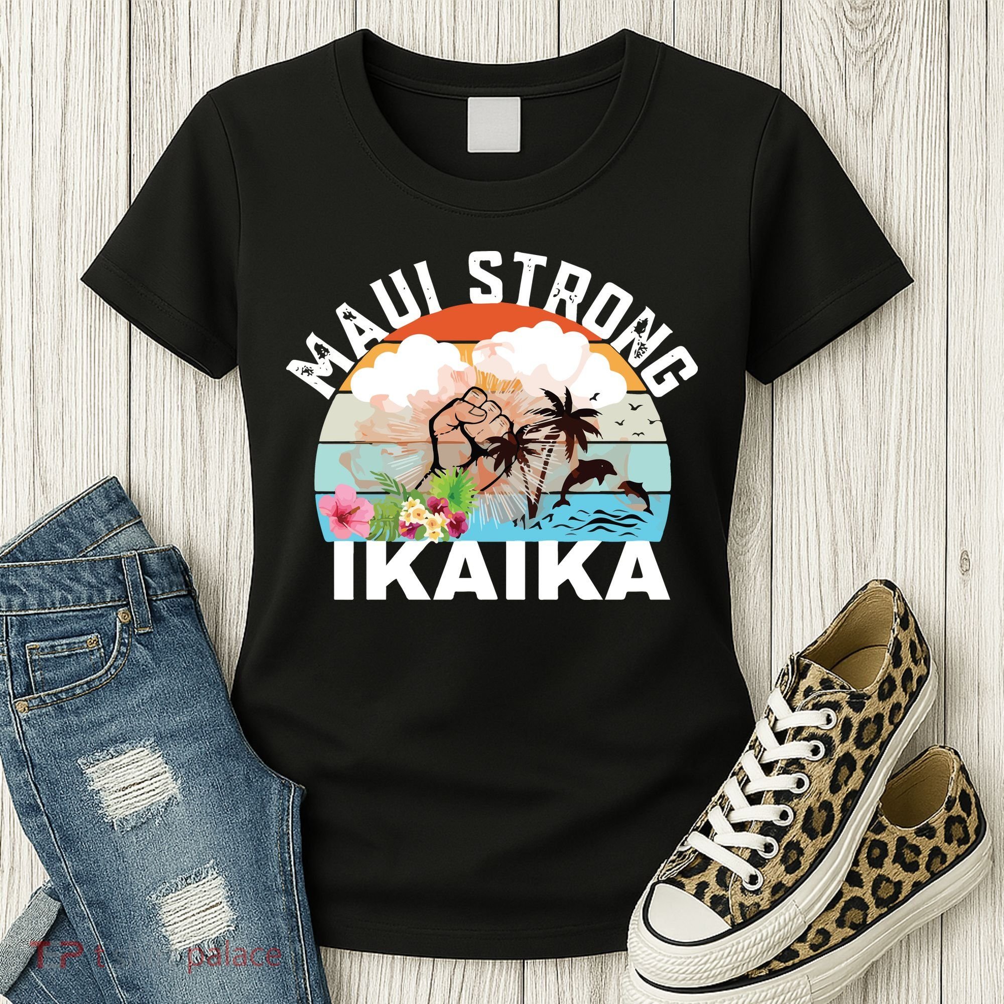 Maui Strong Ikaika Lahaina Banyan Tree Maui Hawaii Shoreline Women's T-Shirt