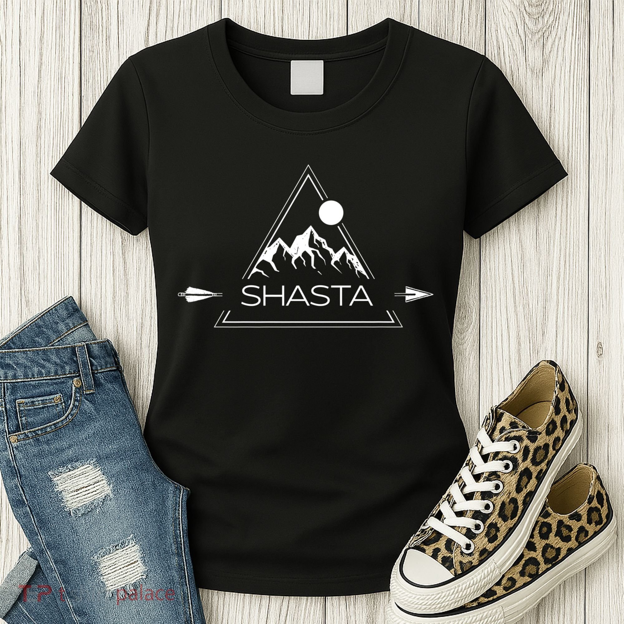 Mount Shasta Mountain Gear Mt Shasta Souvenir Gift Women's T-Shirt