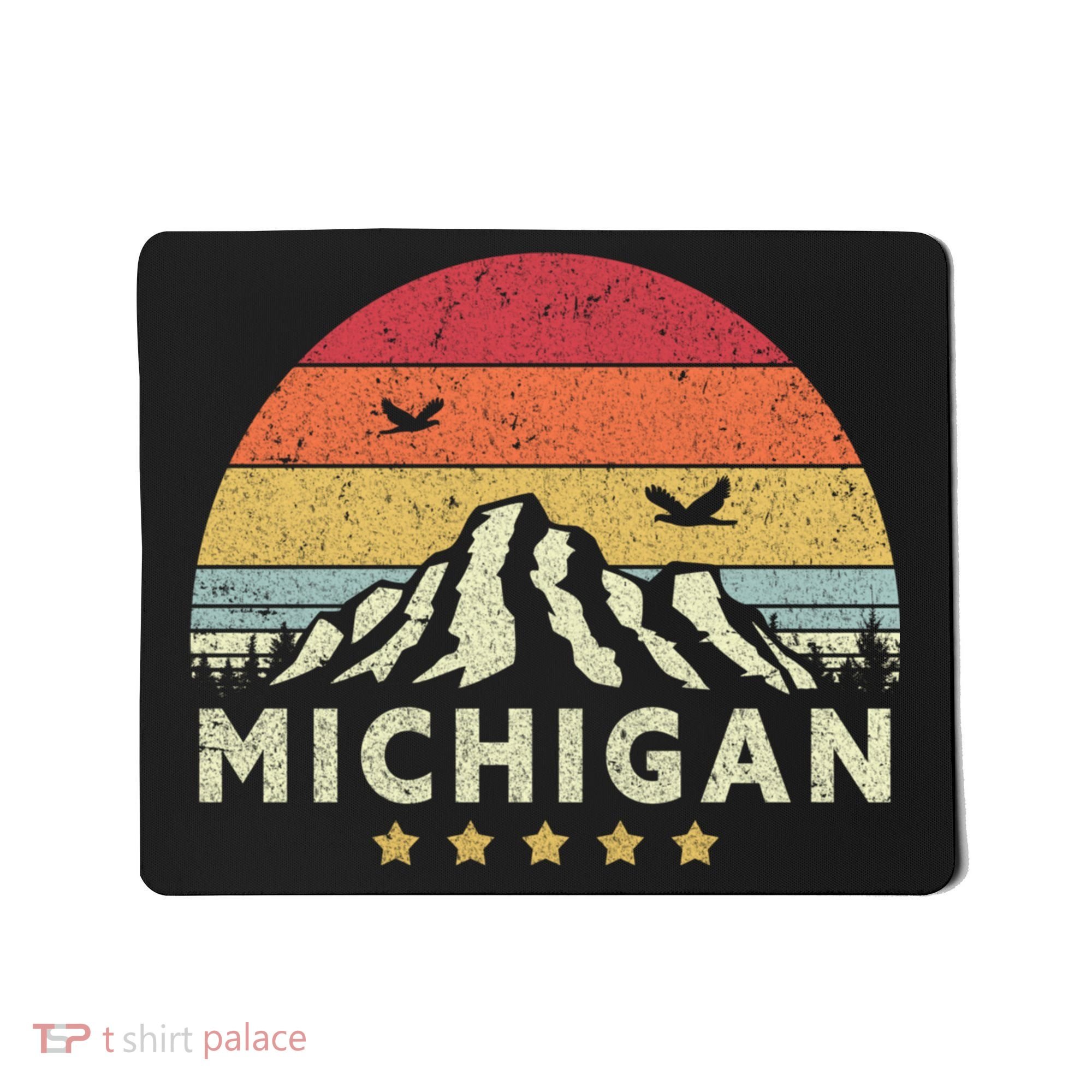 Michigan Shirt. Retro Style MI, USA Mousepad