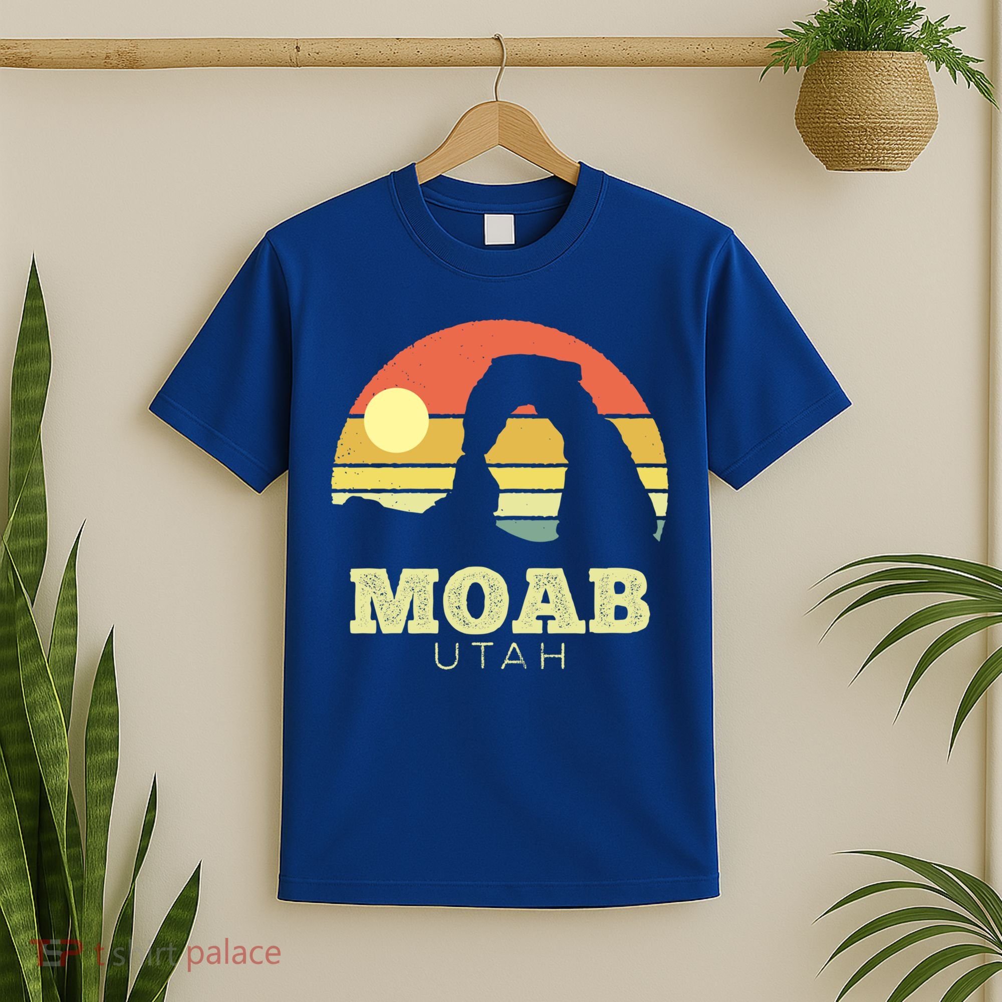 Moab Utah Vintage Sunset Arches Adventure Outdoors Meaningful Gift T-Shirt