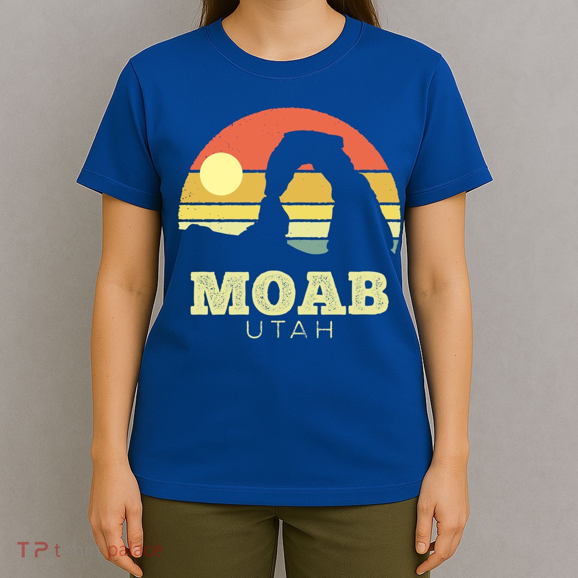 Moab Utah Vintage Sunset Arches Adventure Outdoors Meaningful Gift T-Shirt
