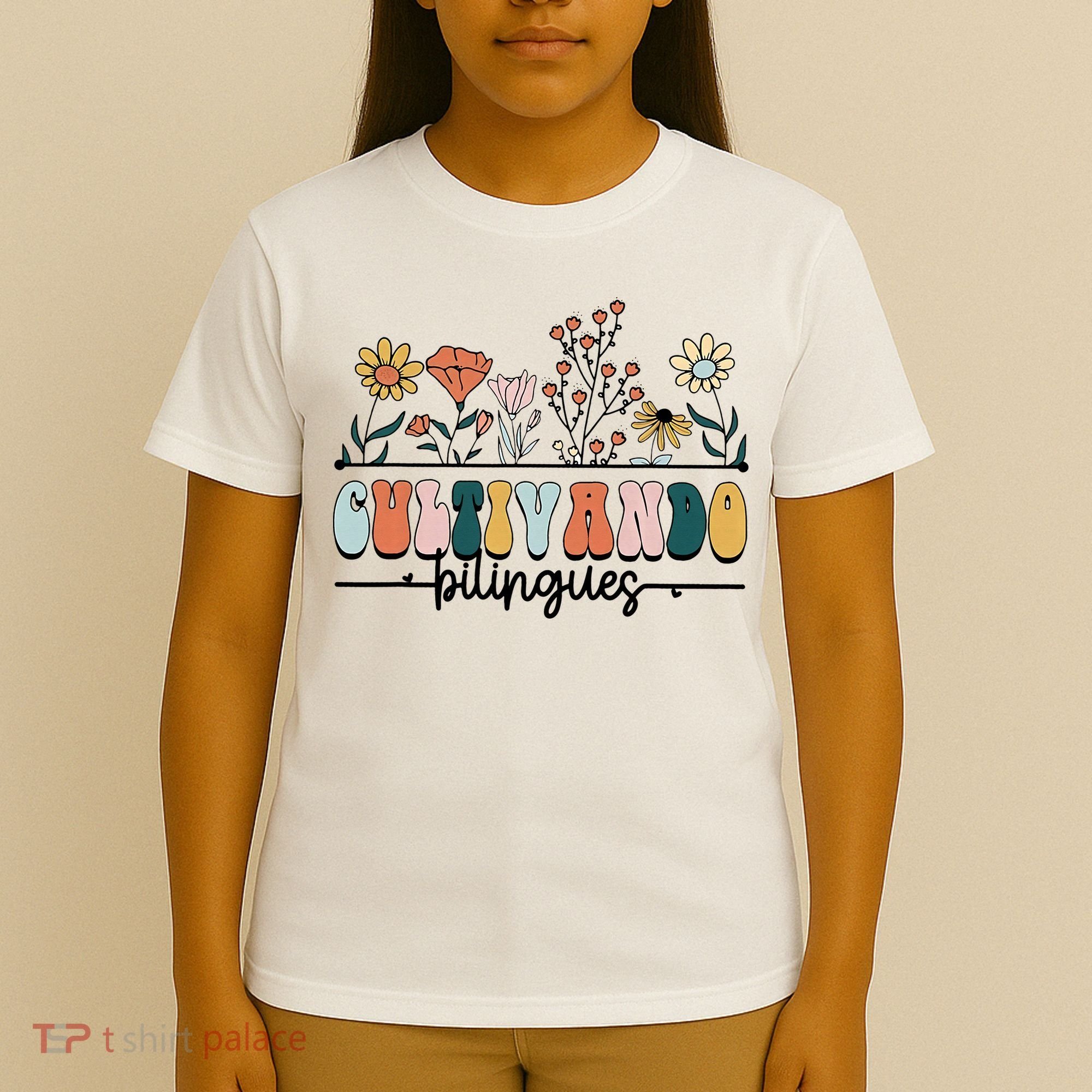 Maestra Wild Flowers Cultivando Bilingues Spanish Teacher T-Shirt