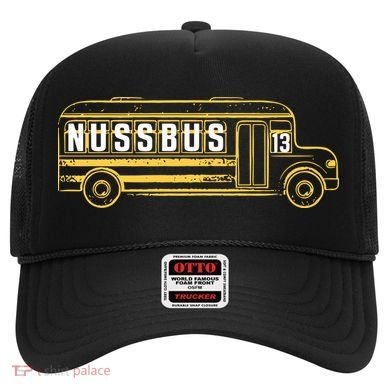 Nussbus 13 Hat
