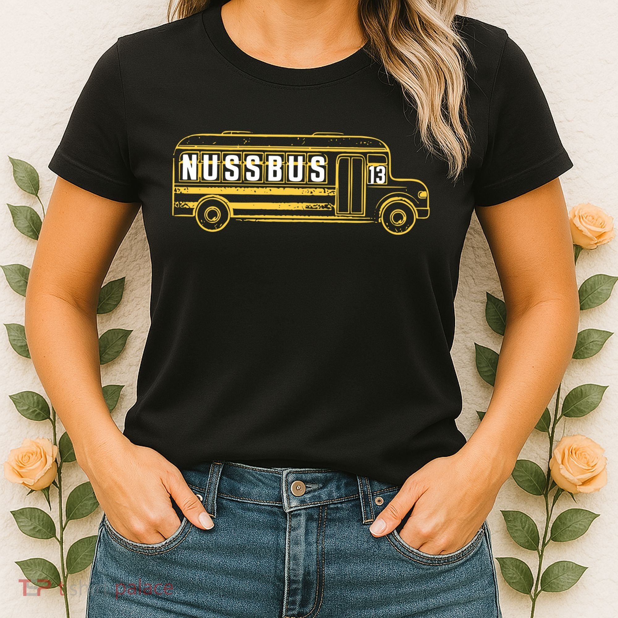Nussbus 13 Women's T-Shirt