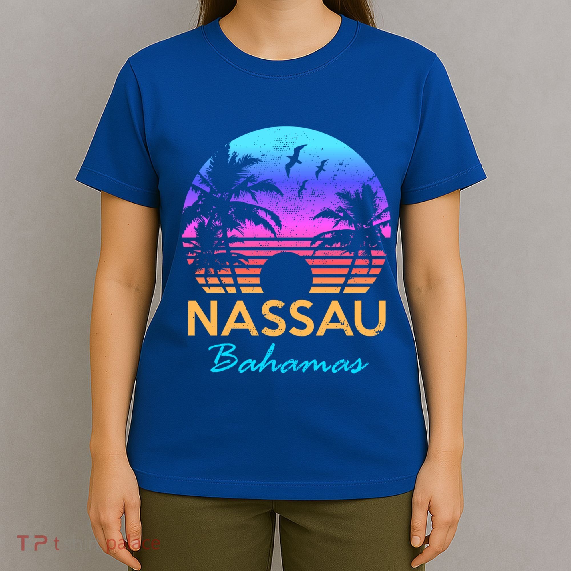Nassau Bahamas Beach Trip Souvenir Sunset Vintage Graphic Gift T-Shirt