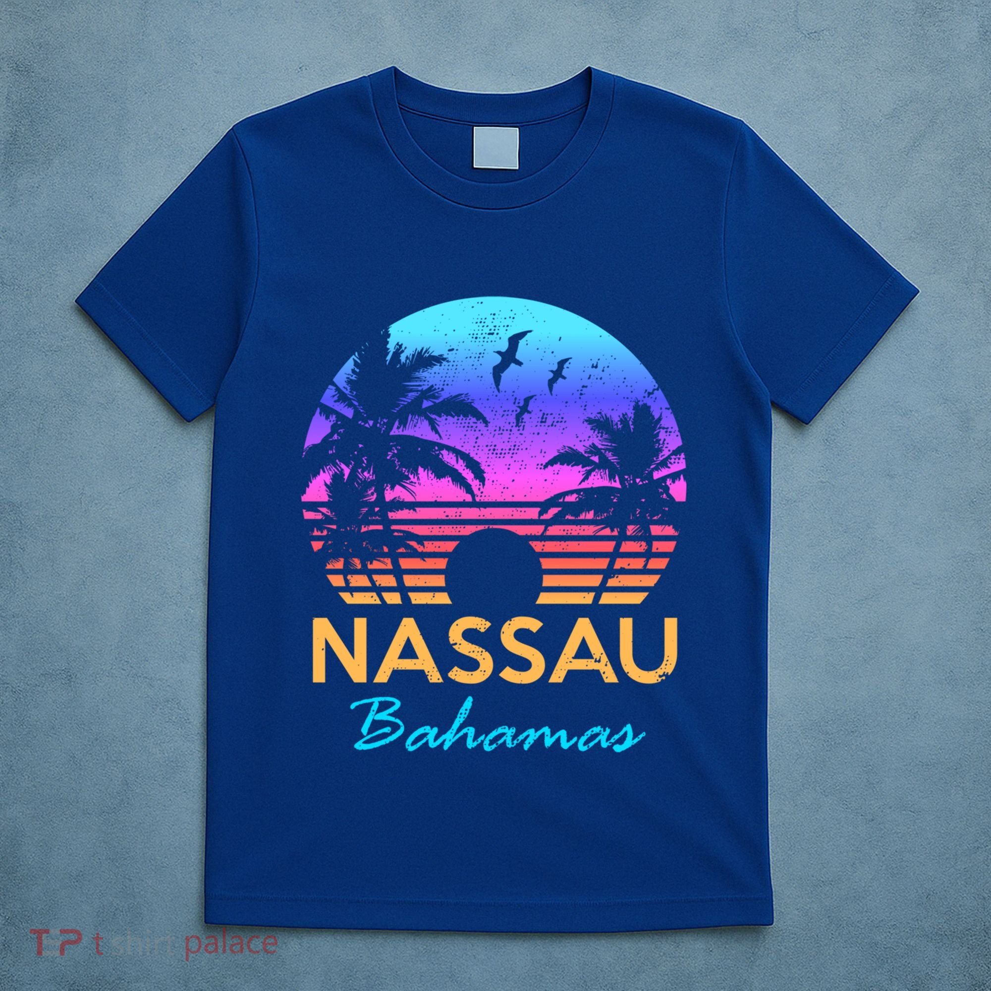 Nassau Bahamas Beach Trip Souvenir Sunset Vintage Graphic Gift T-Shirt