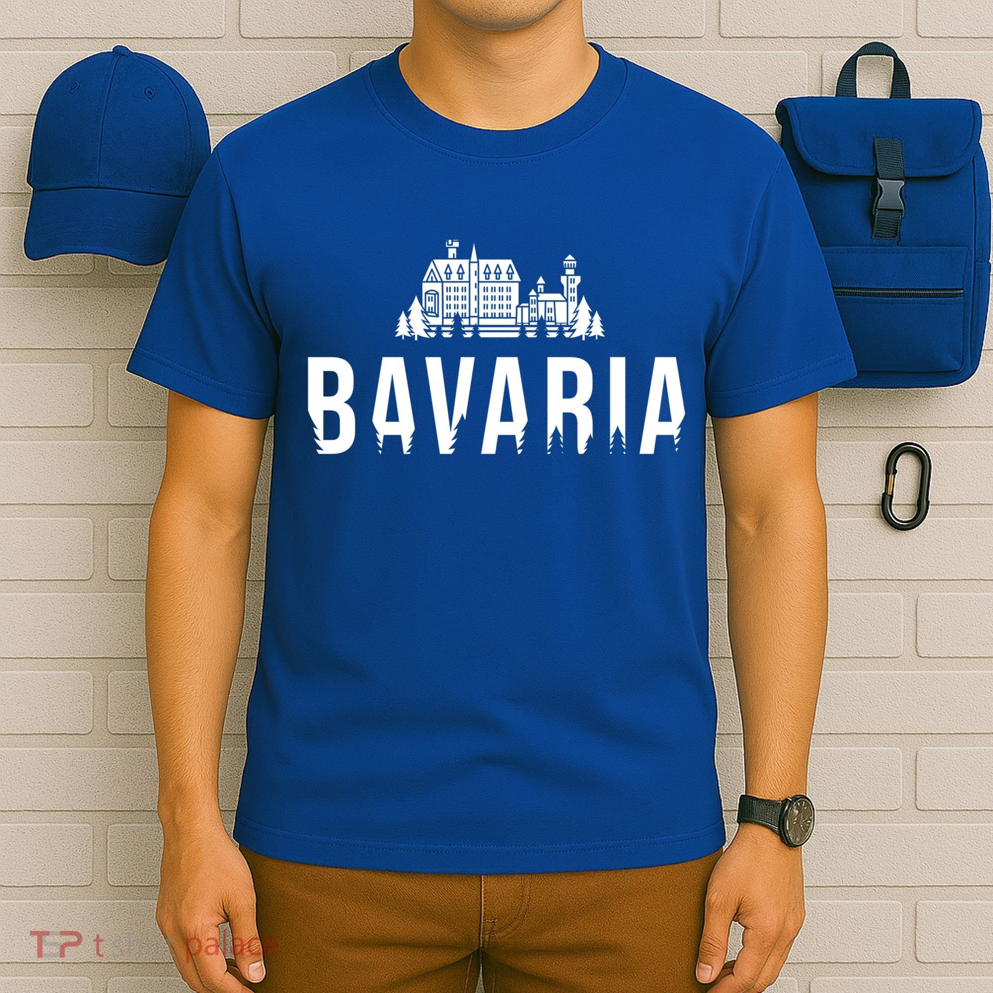 Neuschwanstein Castle And Forest Gift Bavaria Germany Souvenir Gift T-Shirt
