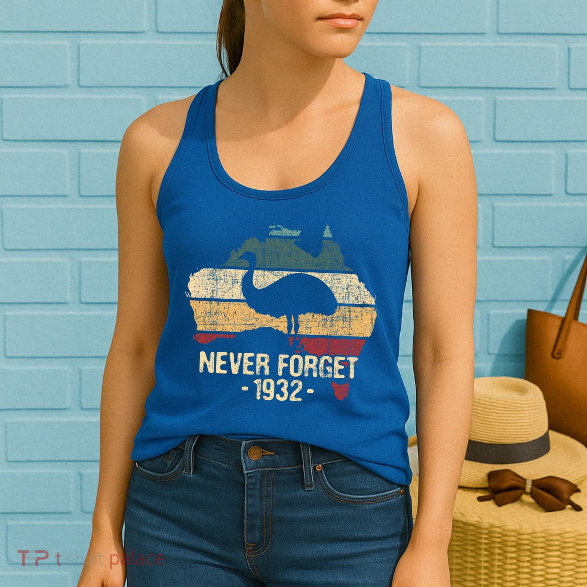 Never Forget 1932 Emu War Gift Emu Lover Zookeeper Gift Women's Tank Top