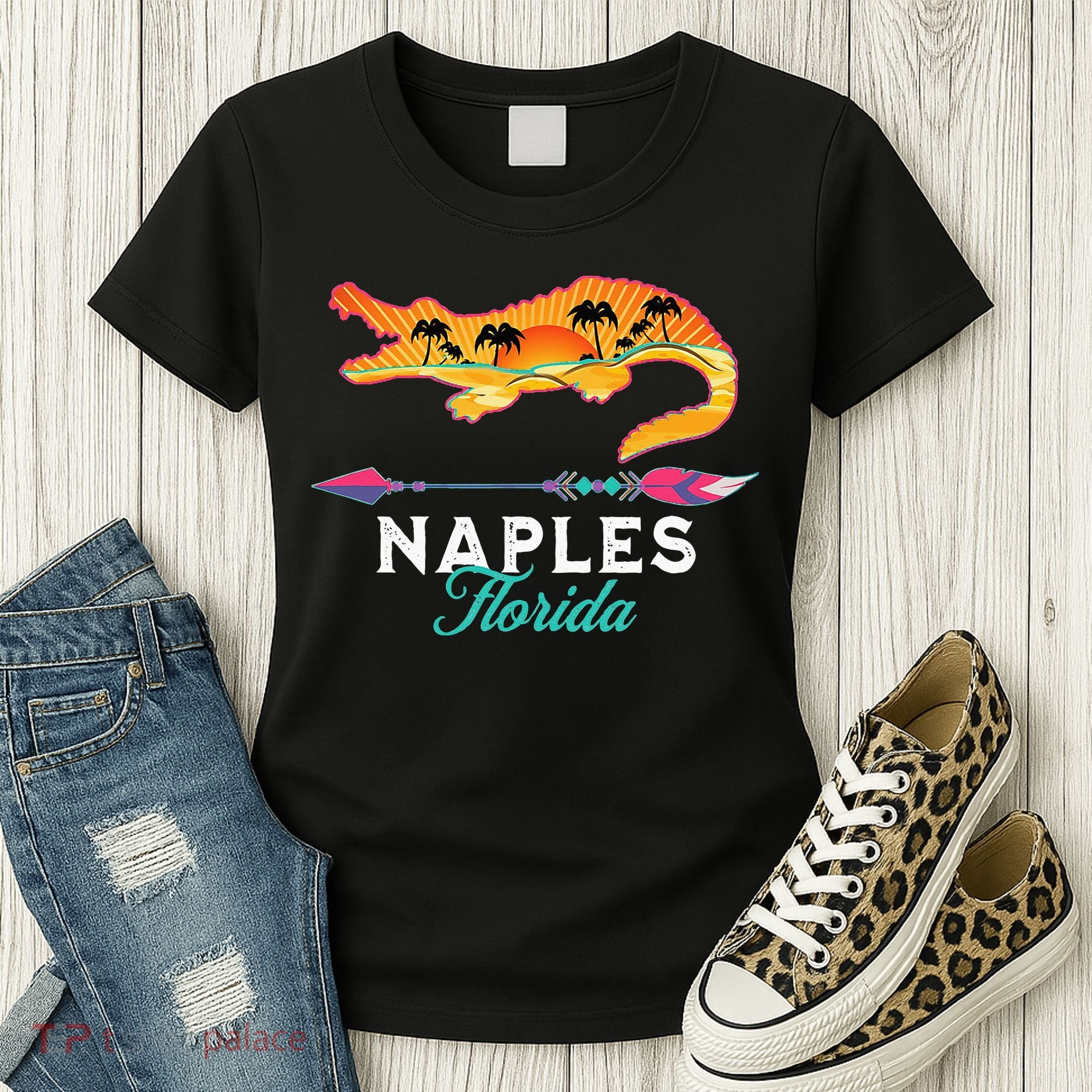 Naples Florida USA Alligator Sunset Palm Trees Souvenir Women's T-Shirt