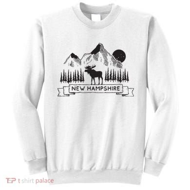 New Hampshire Mountain Moose Cool New Hampshire Gift Sweatshirt